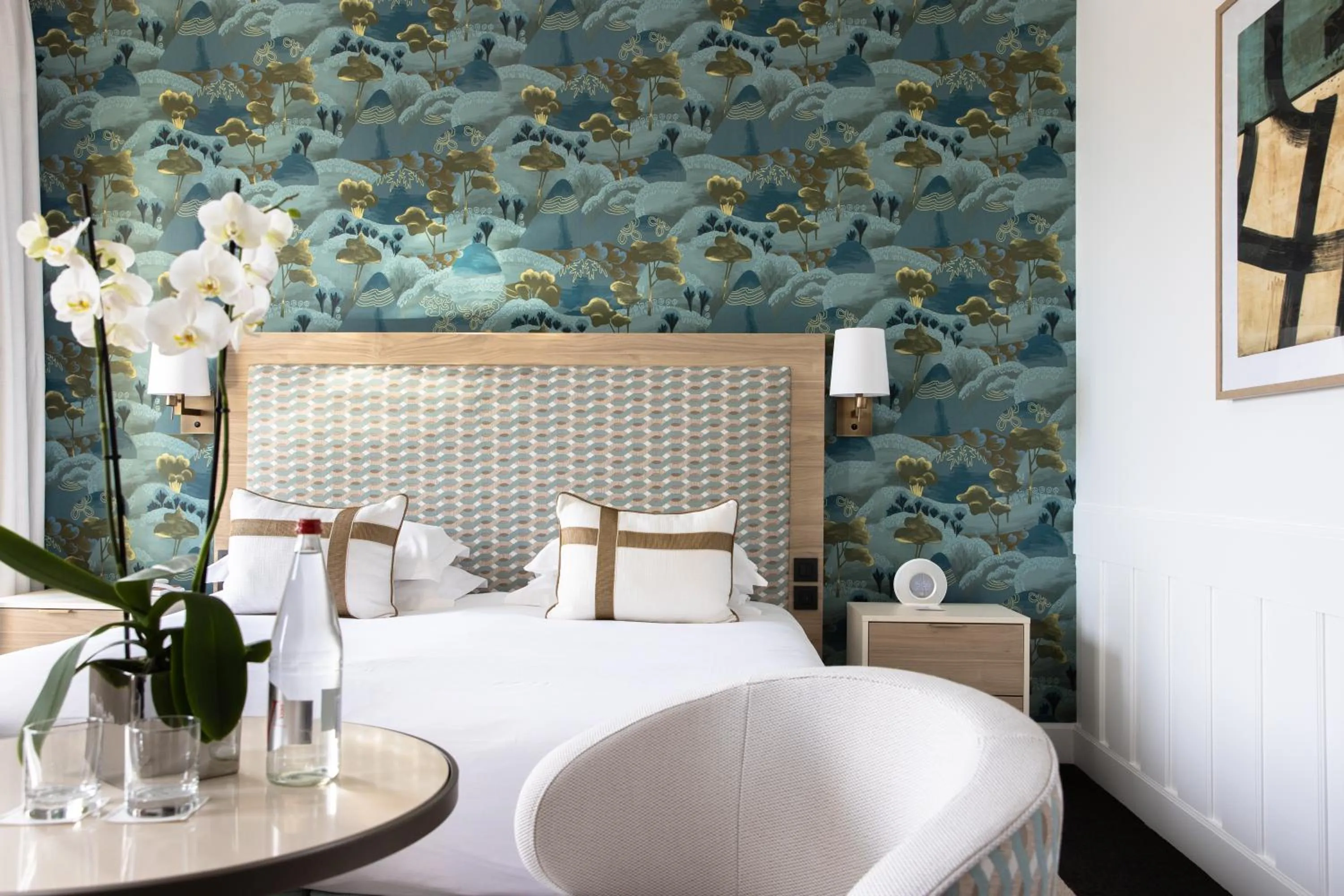 Bed in Hotel Royal-Riviera