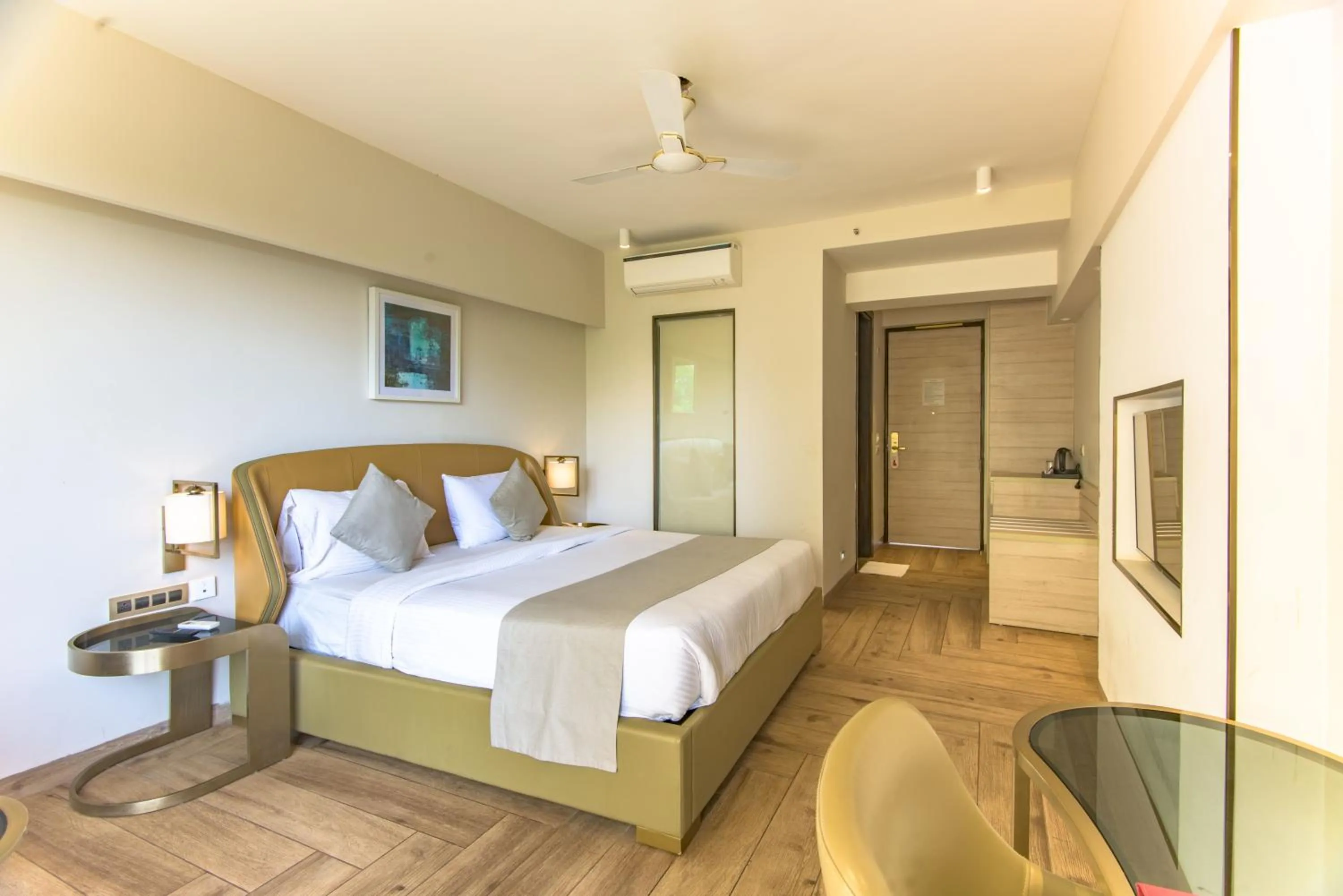 Bedroom, Bed in The Fern Residency Calangute-Baga, Goa