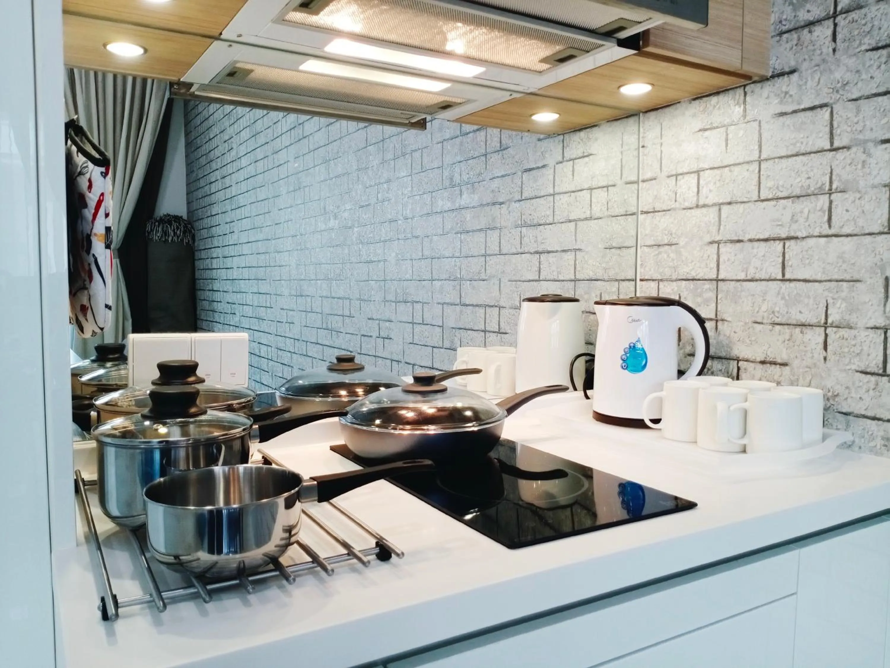 Kitchen or kitchenette in Plaza Arkadia Desa Parkcity by KLhomesweet