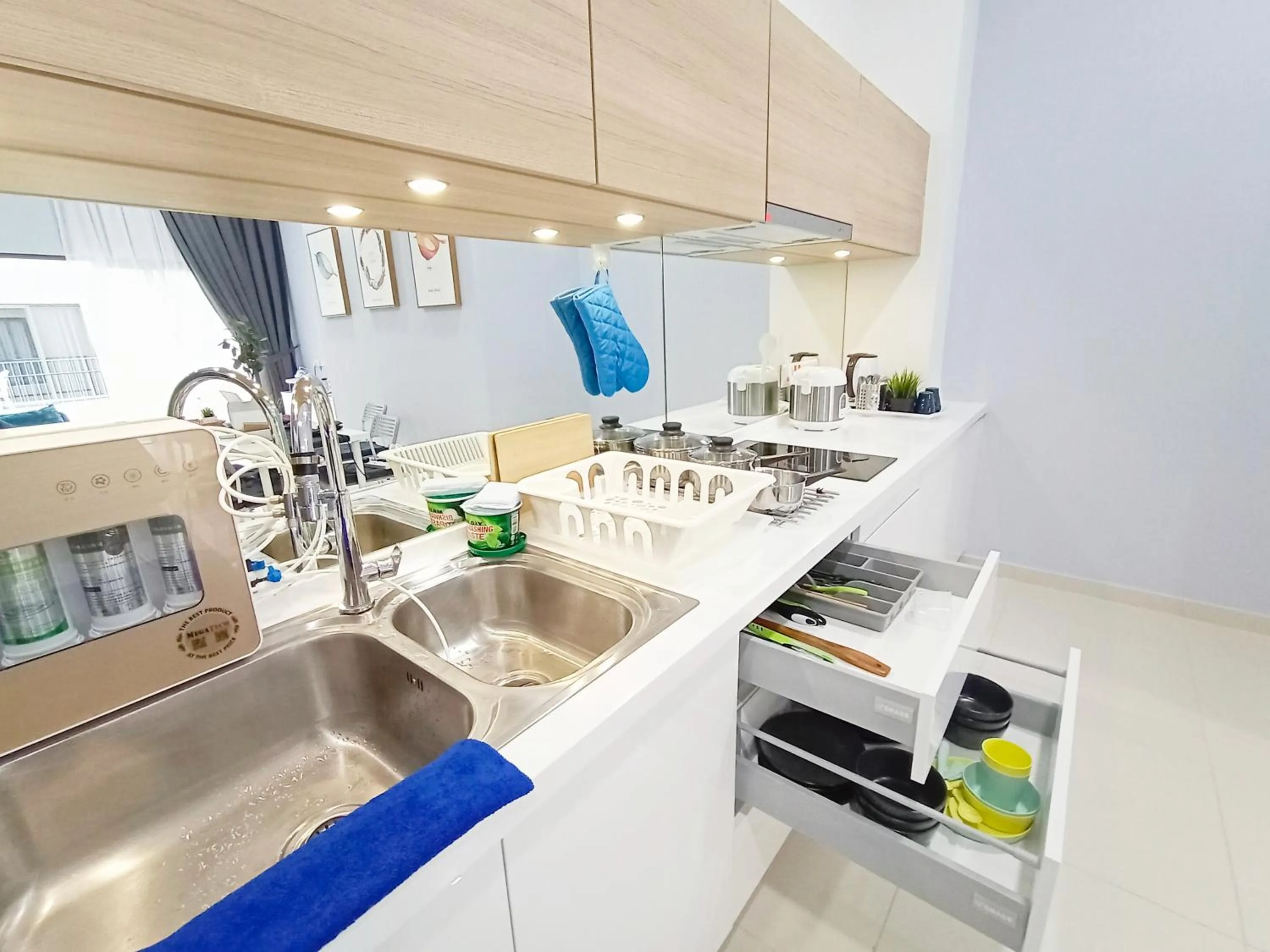 Kitchen or kitchenette in Plaza Arkadia Desa Parkcity by KLhomesweet