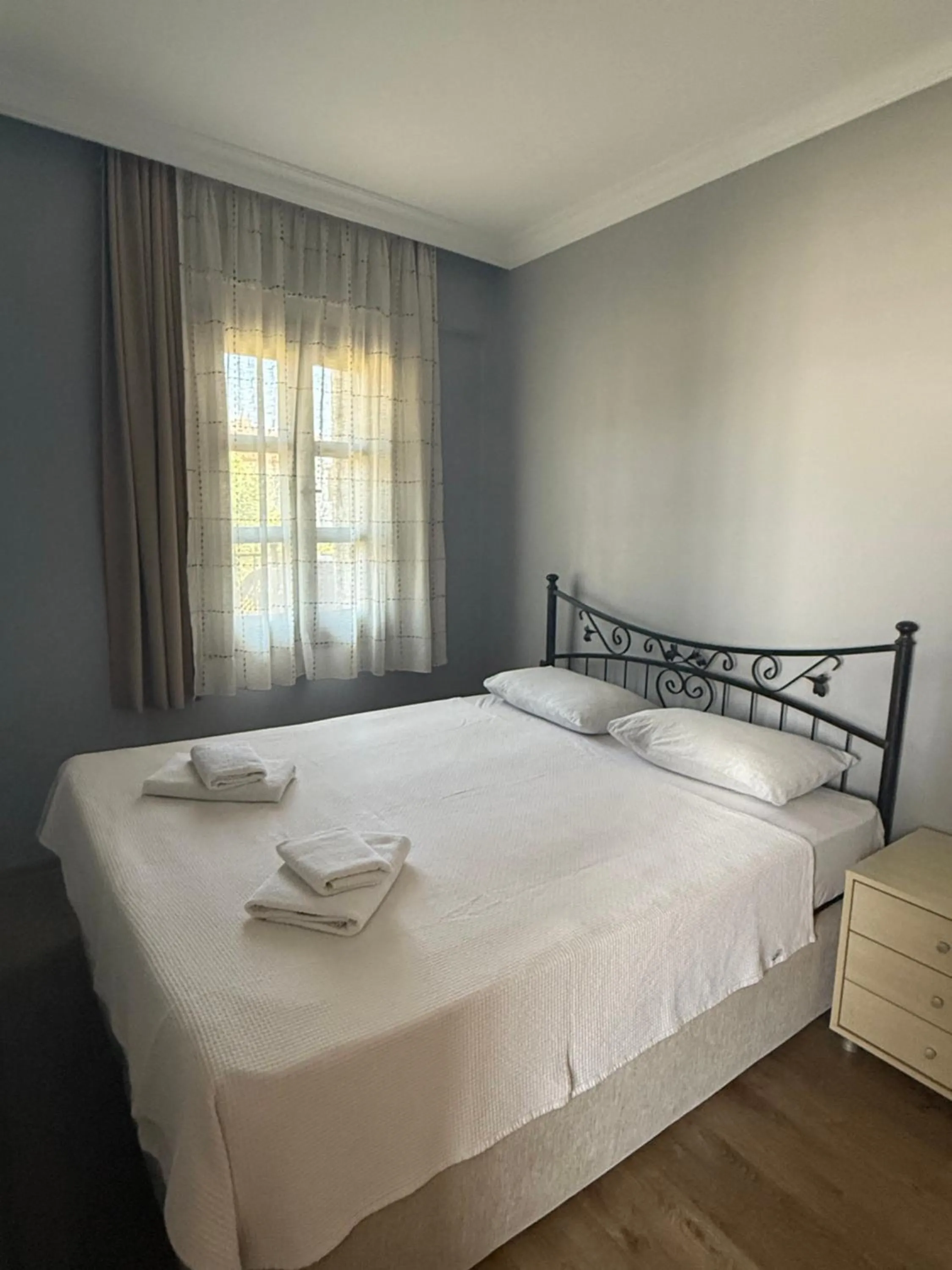 Yalcinkaya Tas Apart