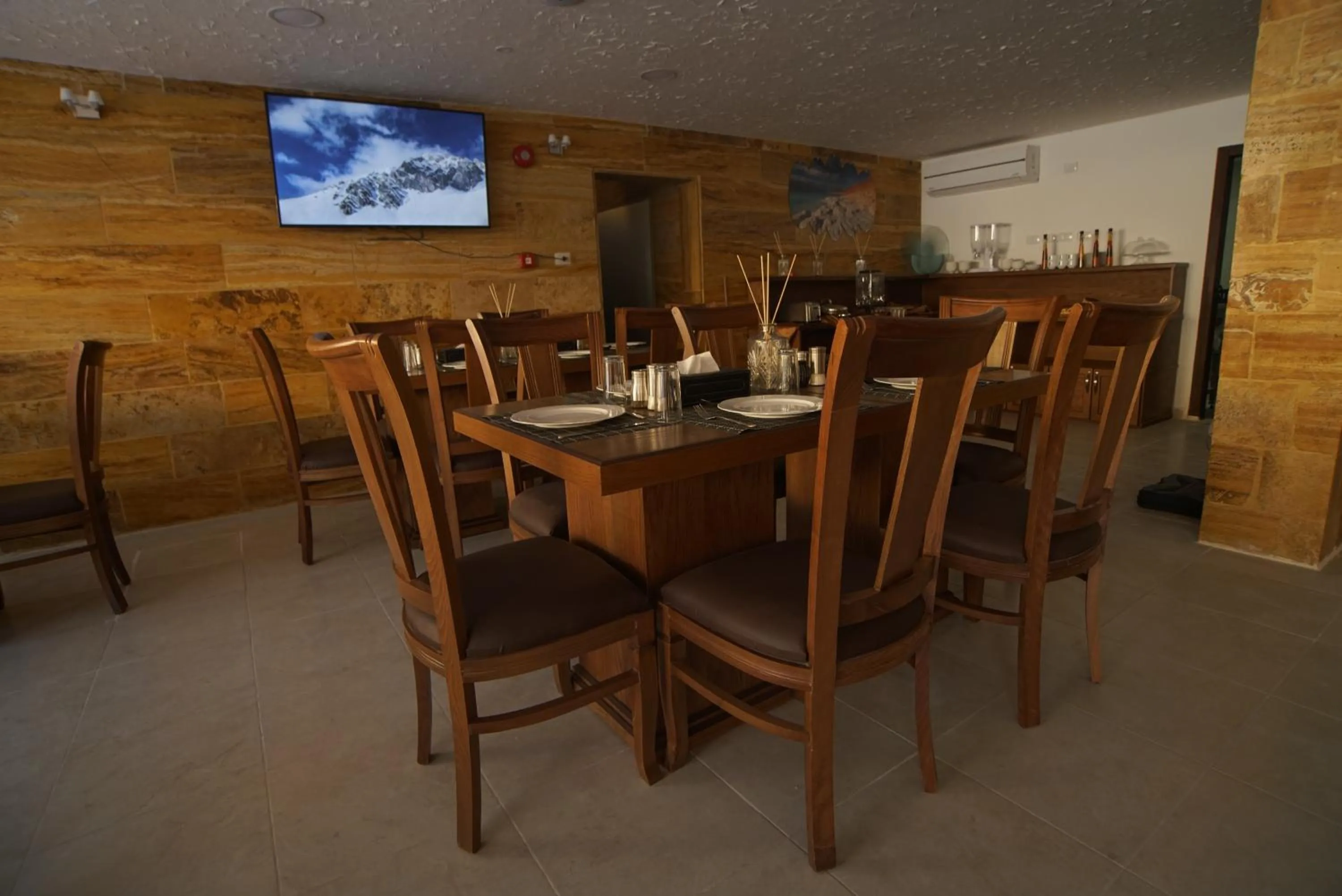 Restaurant/places to eat in Petra Aretas Hotel