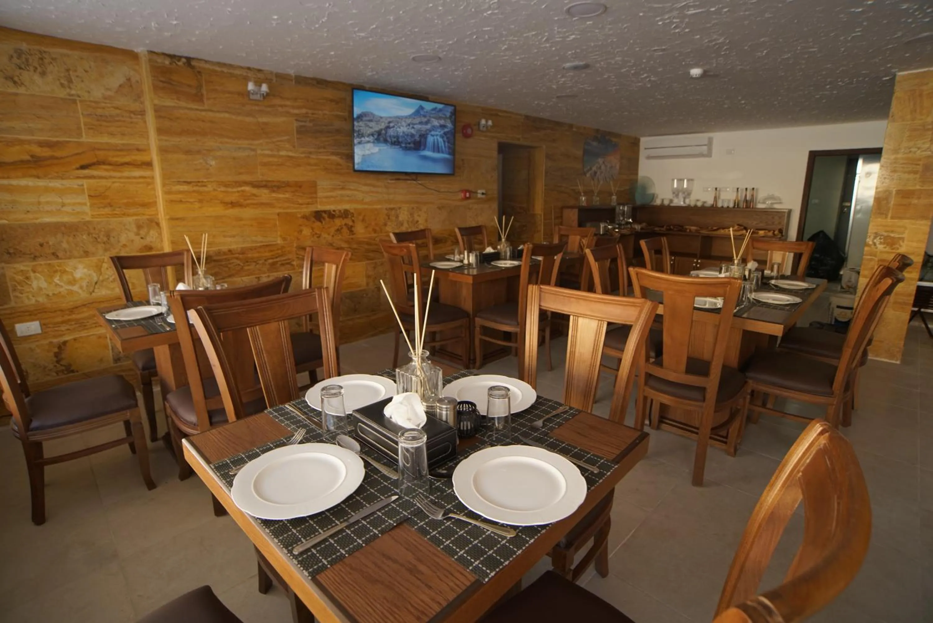 Restaurant/places to eat in Petra Aretas Hotel