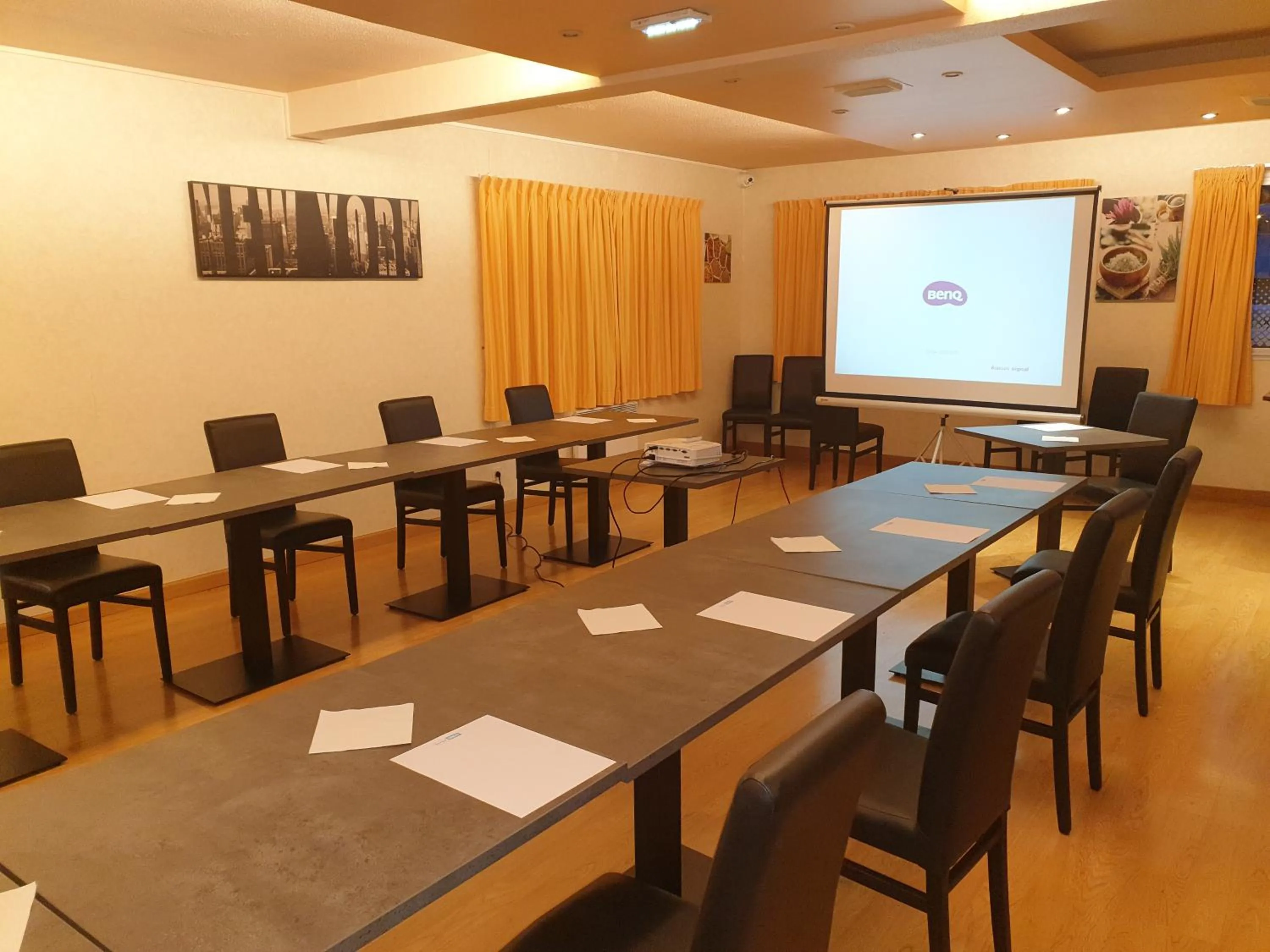 Meeting/conference room in HOTEL Chateau-Thierry Centre