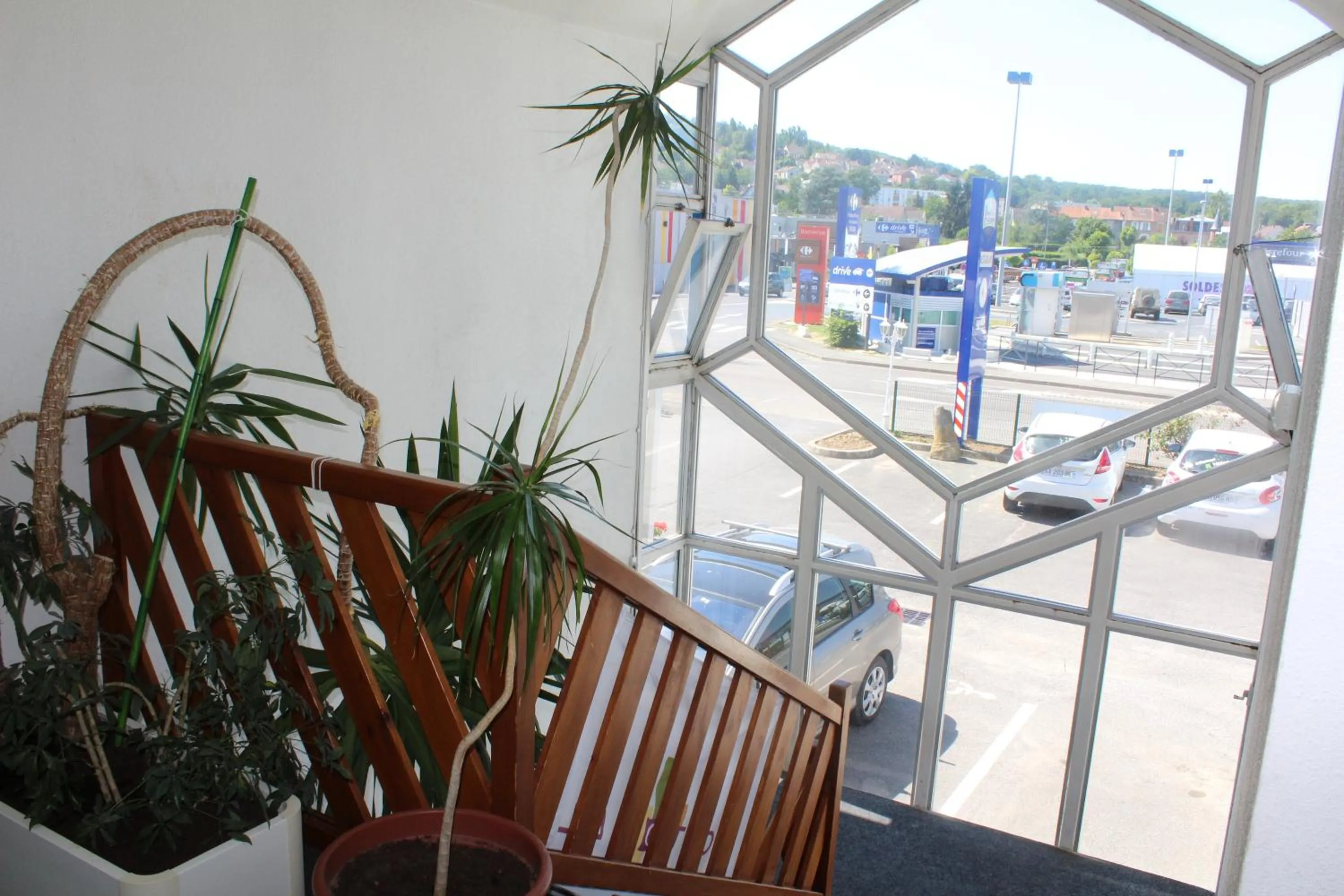 Property building in HOTEL Chateau-Thierry Centre