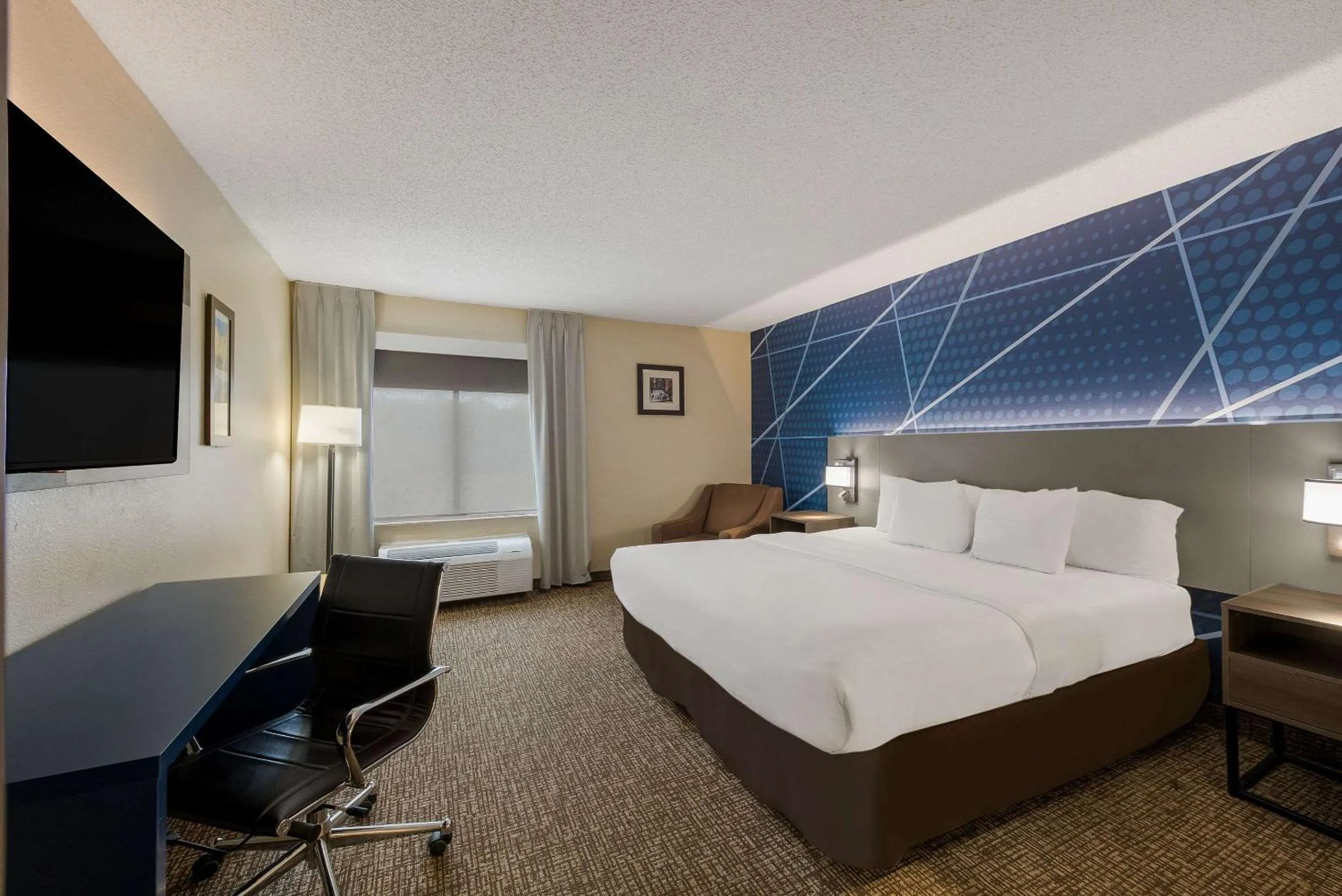 Bedroom, Bed in Comfort Inn Fayetteville I-95