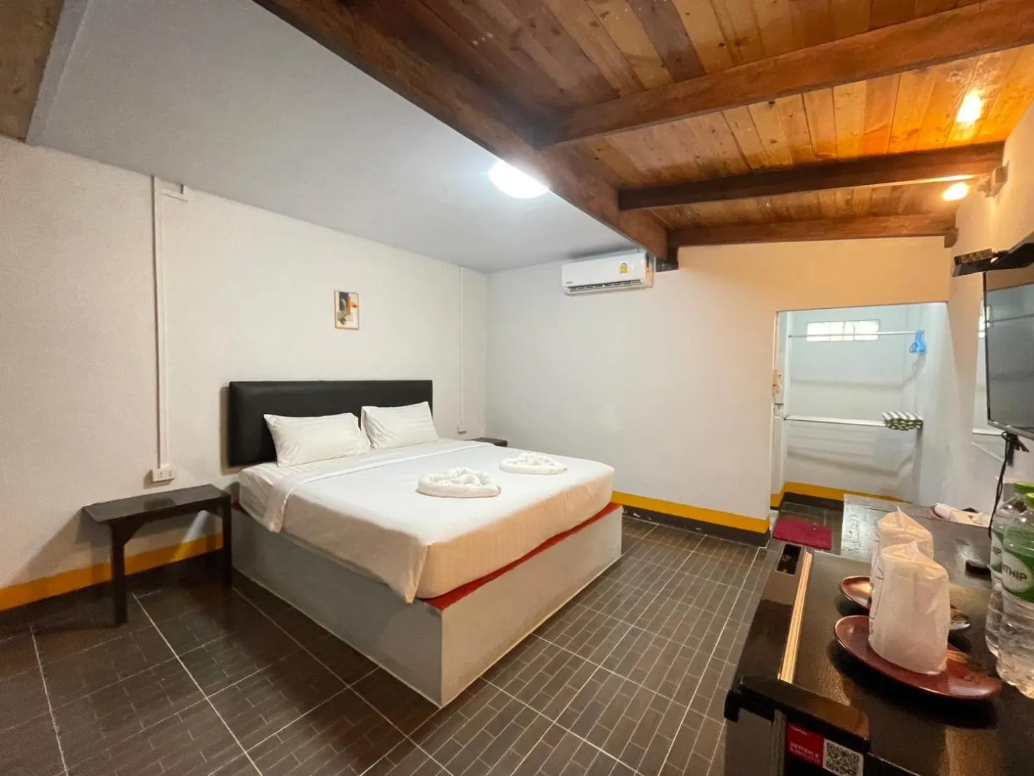 Photo of the whole room, Bed in Mookboonchu Guesthouse ,Kohmook Trang