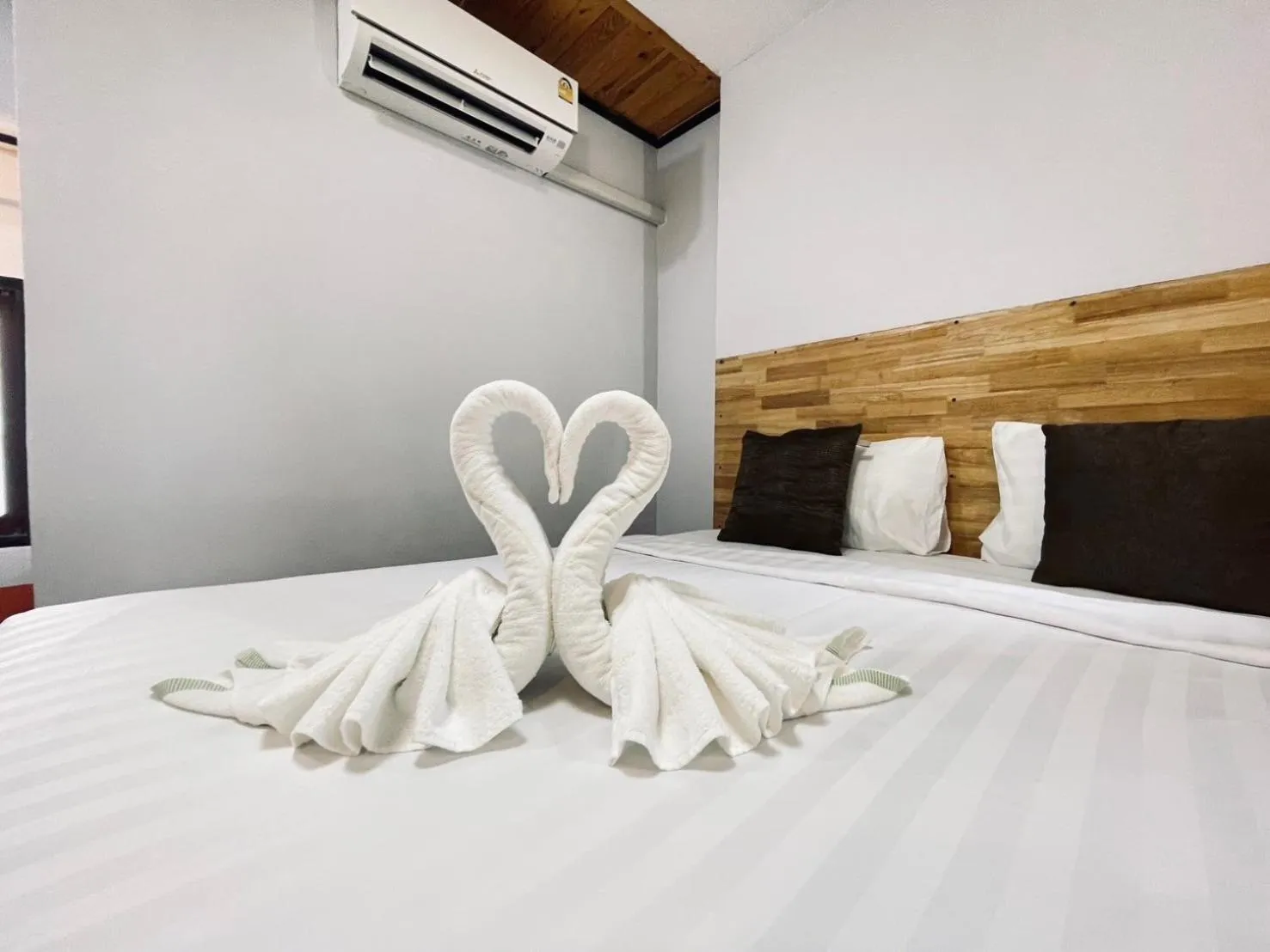 Bed in Mookboonchu Guesthouse ,Kohmook Trang