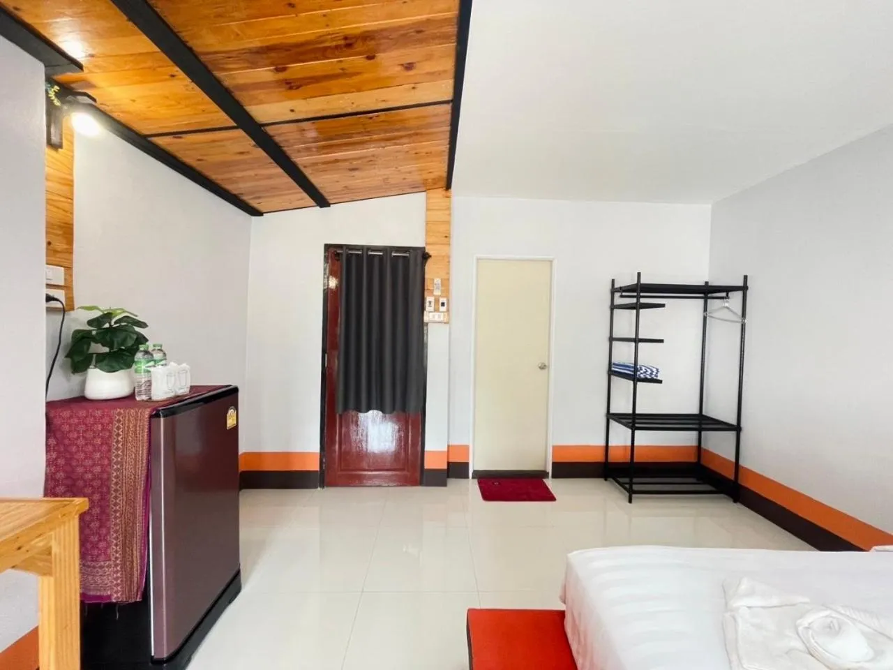 Bedroom, Bed in Mookboonchu Guesthouse ,Kohmook Trang