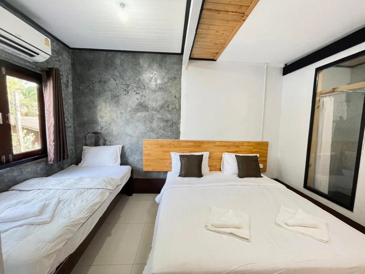 Bedroom, Bed in Mookboonchu Guesthouse ,Kohmook Trang