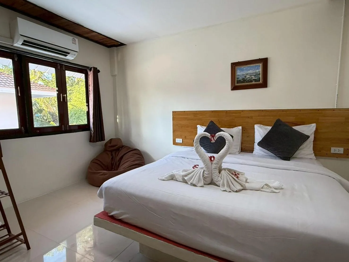 Bed in Mookboonchu Guesthouse ,Kohmook Trang