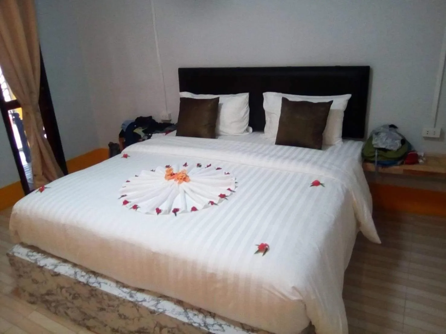 Bed in Mookboonchu Guesthouse ,Kohmook Trang