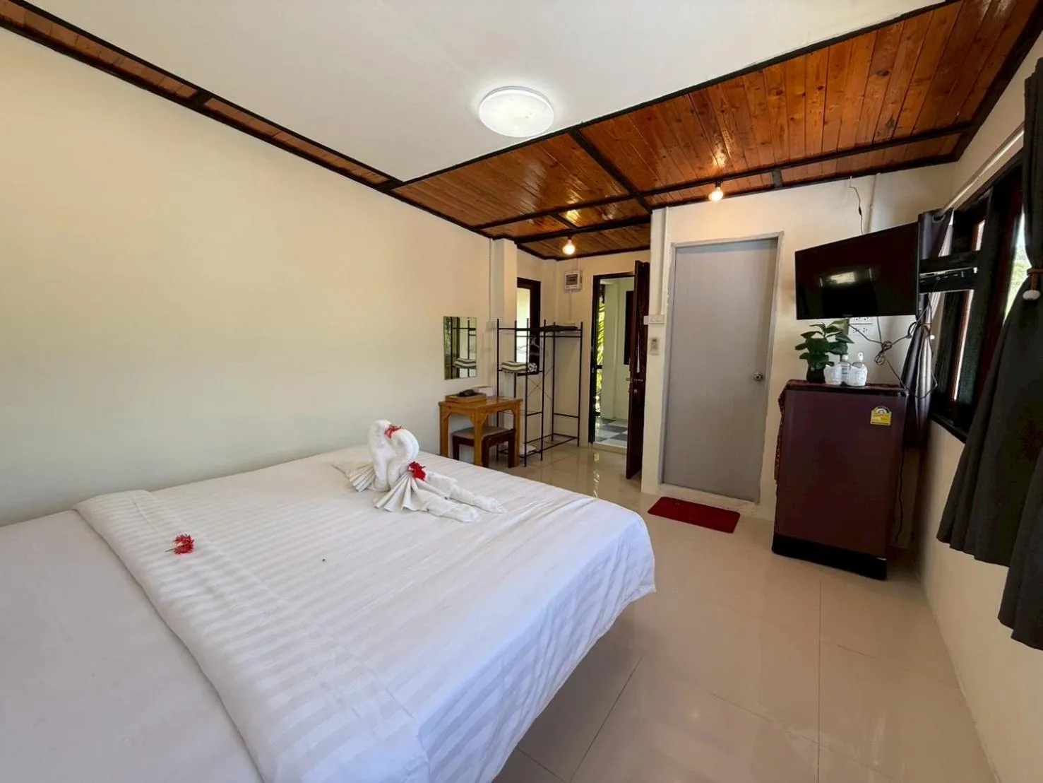 Photo of the whole room, Bed in Mookboonchu Guesthouse ,Kohmook Trang