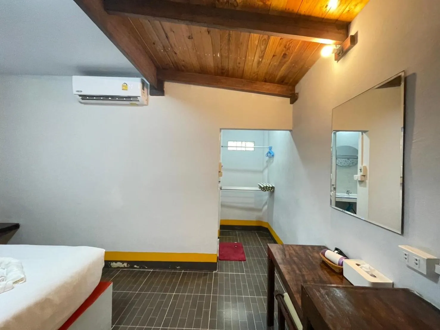 Bed in Mookboonchu Guesthouse ,Kohmook Trang