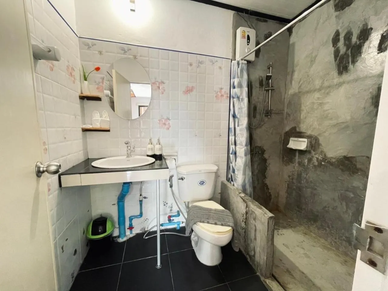 Bathroom in Mookboonchu Guesthouse ,Kohmook Trang