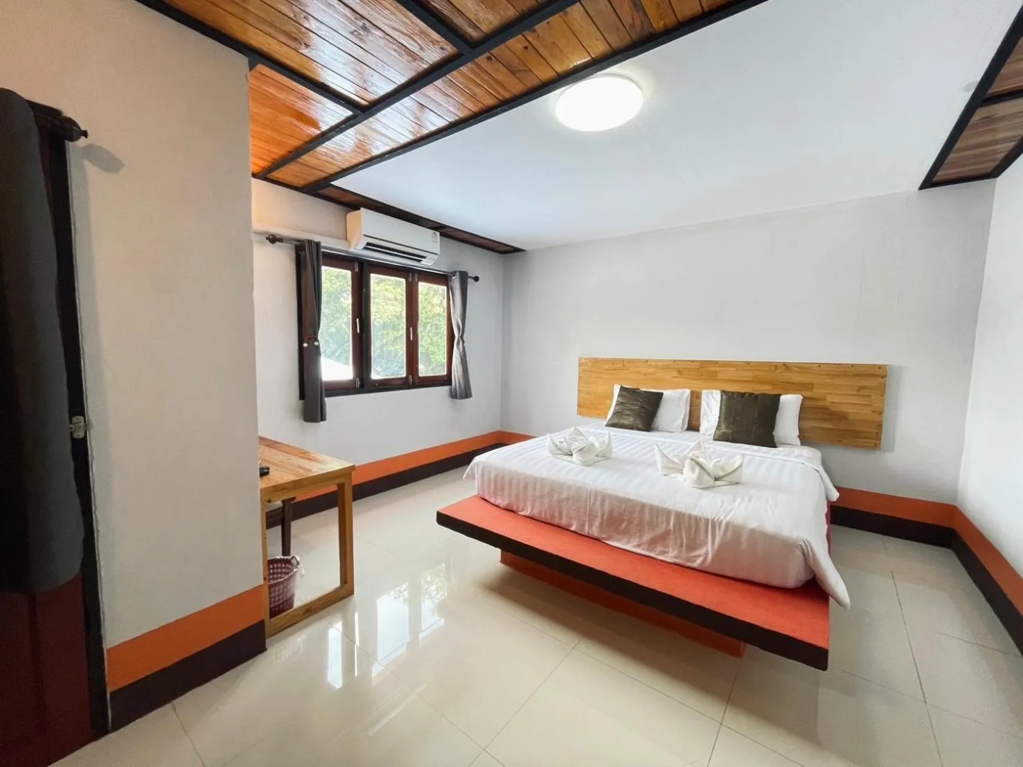 Bedroom, Bed in Mookboonchu Guesthouse ,Kohmook Trang