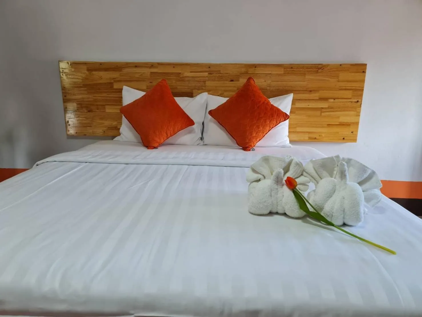 Bed in Mookboonchu Guesthouse ,Kohmook Trang