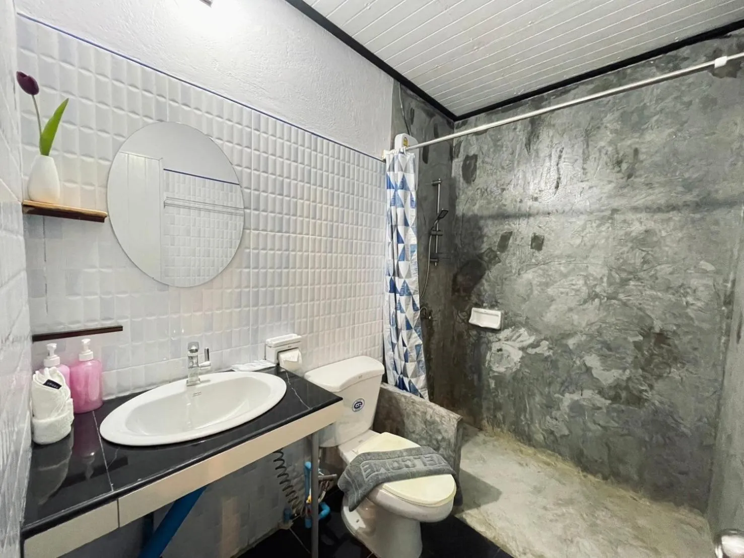 Bathroom in Mookboonchu Guesthouse ,Kohmook Trang