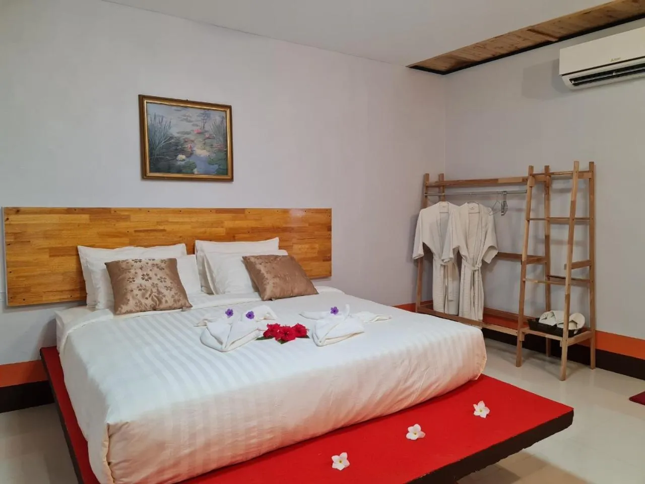 Bed in Mookboonchu Guesthouse ,Kohmook Trang