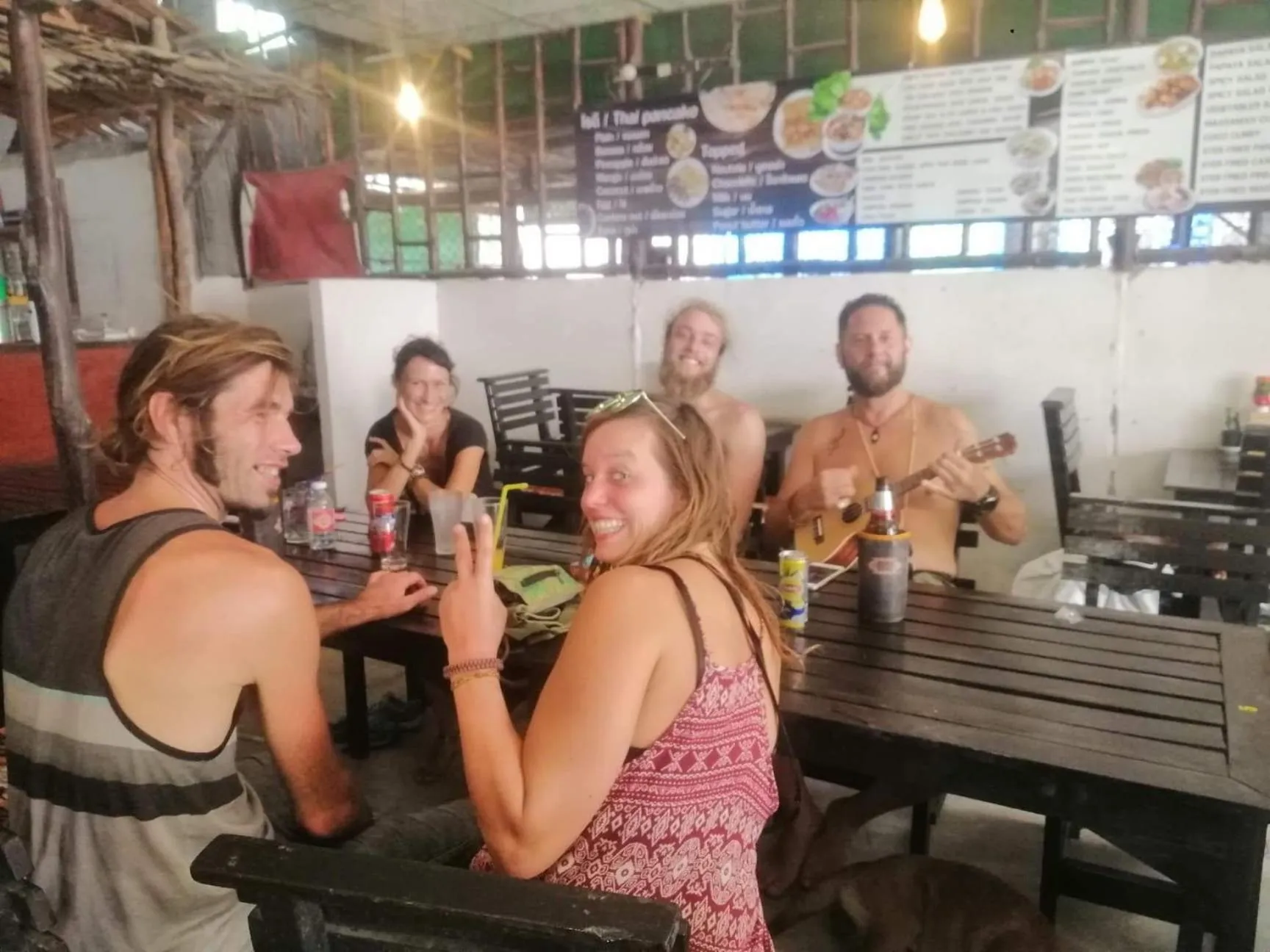 Restaurant/places to eat in Mookboonchu Guesthouse ,Kohmook Trang