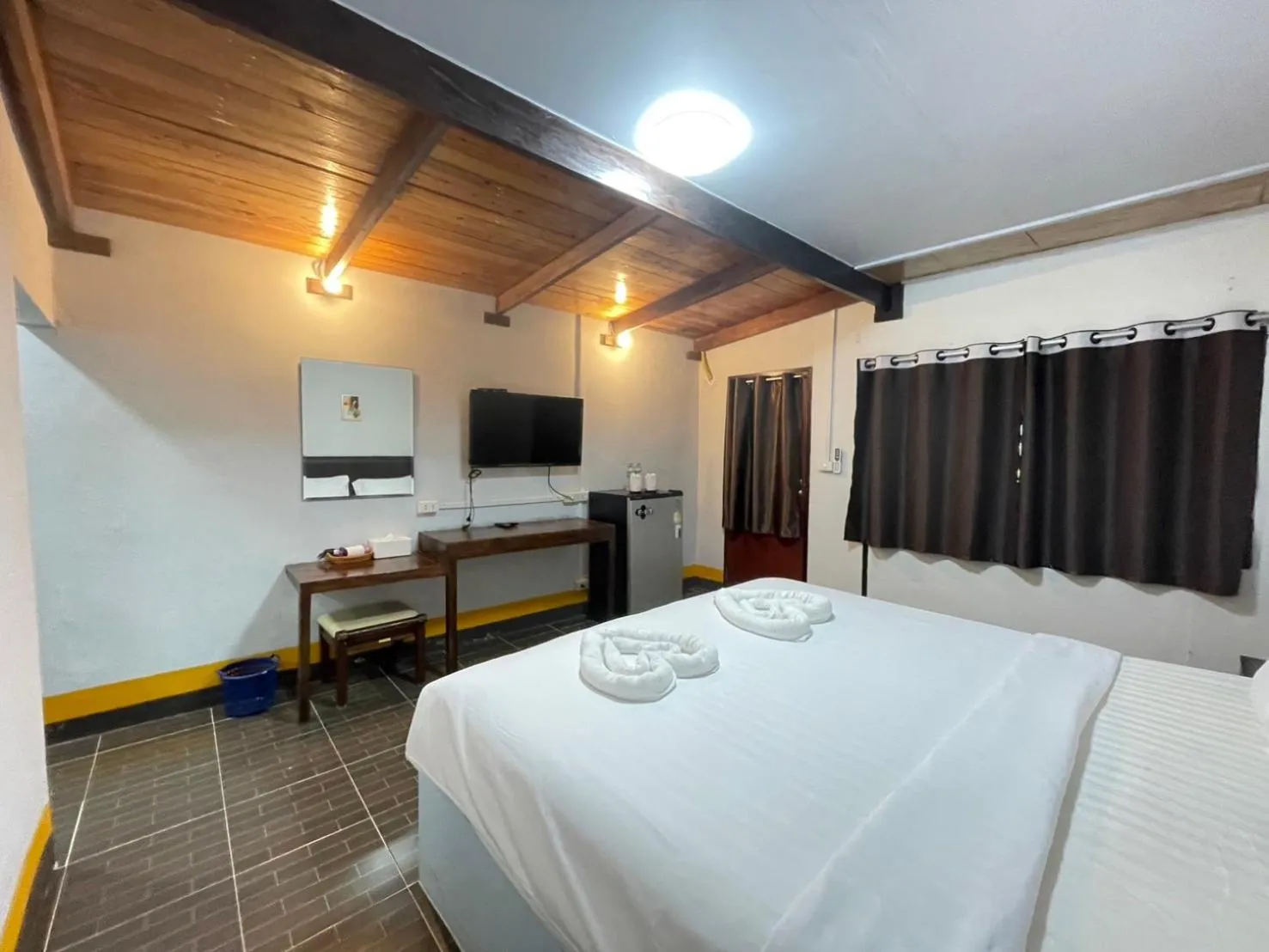 Bed in Mookboonchu Guesthouse ,Kohmook Trang