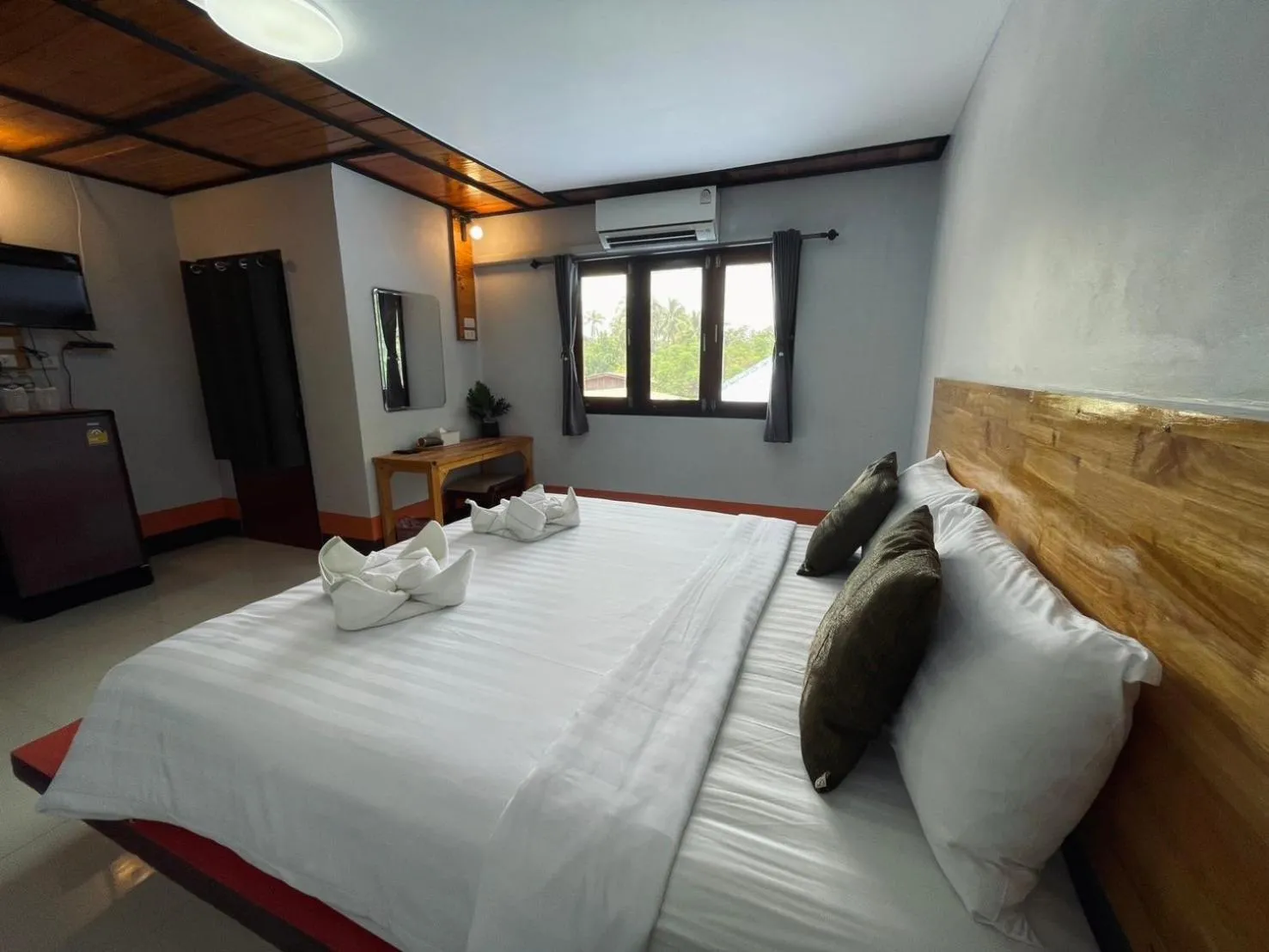 Bed in Mookboonchu Guesthouse ,Kohmook Trang