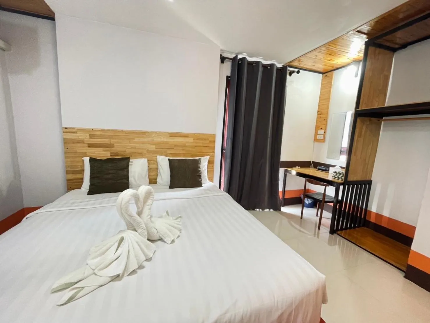 Bed in Mookboonchu Guesthouse ,Kohmook Trang