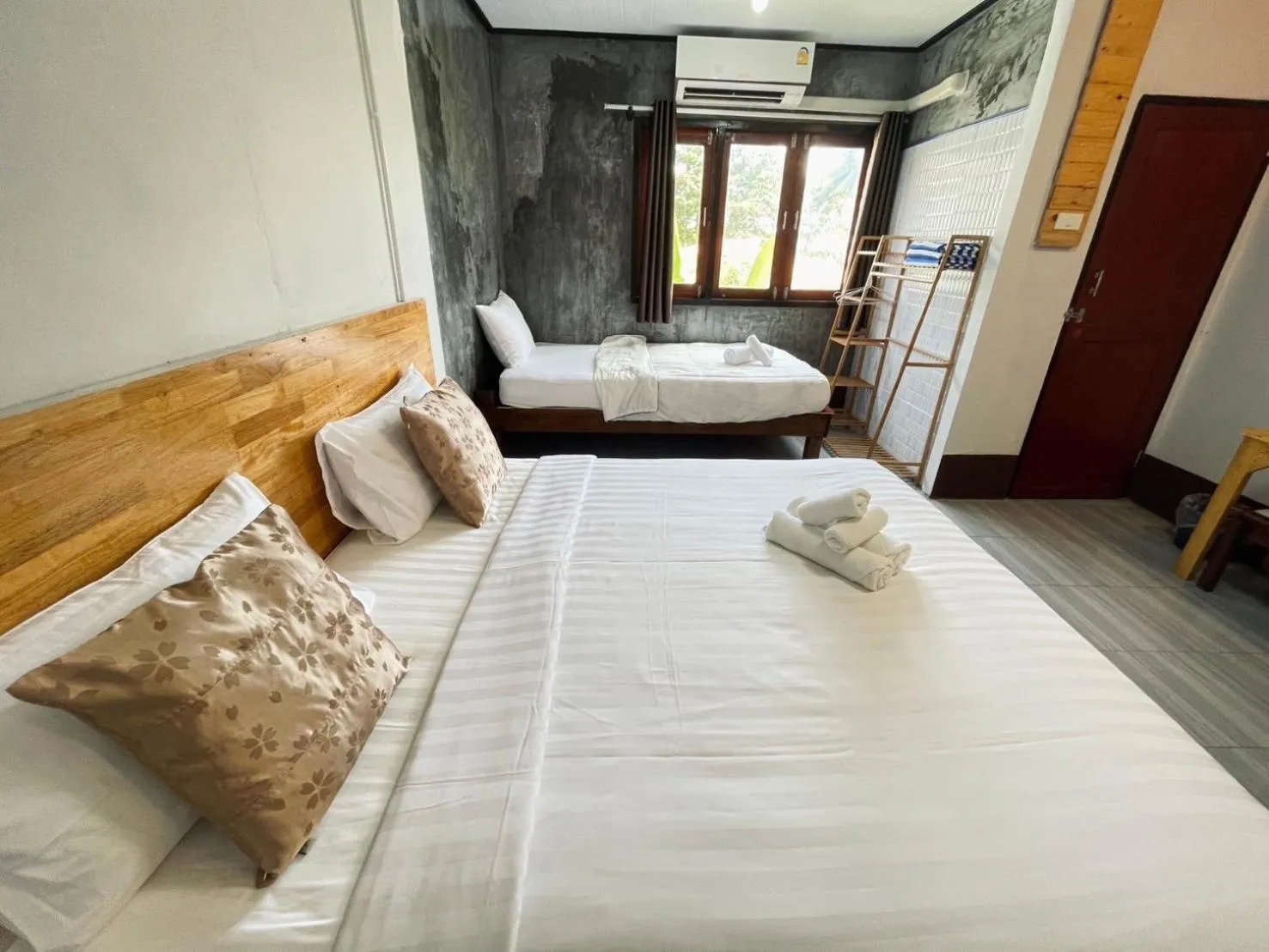 Bathroom, Bed in Mookboonchu Guesthouse ,Kohmook Trang