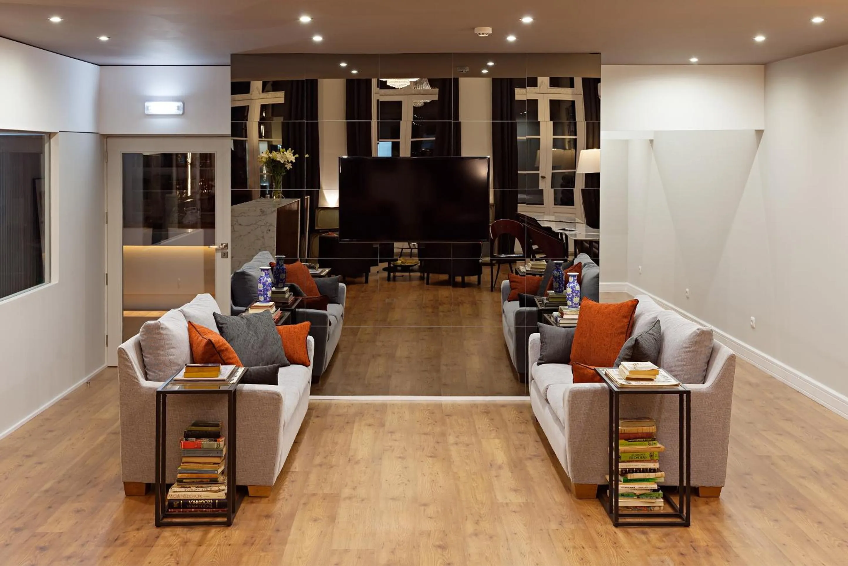 TV and multimedia in B The Guest Downtown