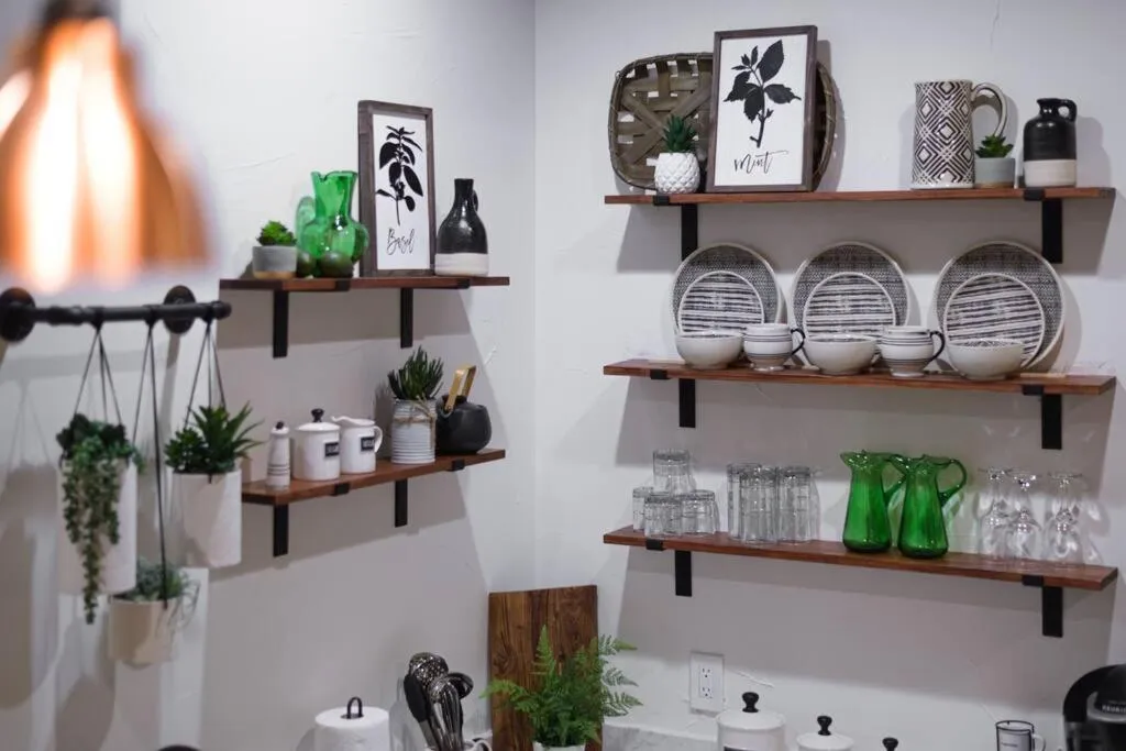 Little Dutch Cabin #3 - 12 min to Magnolia-Baylor