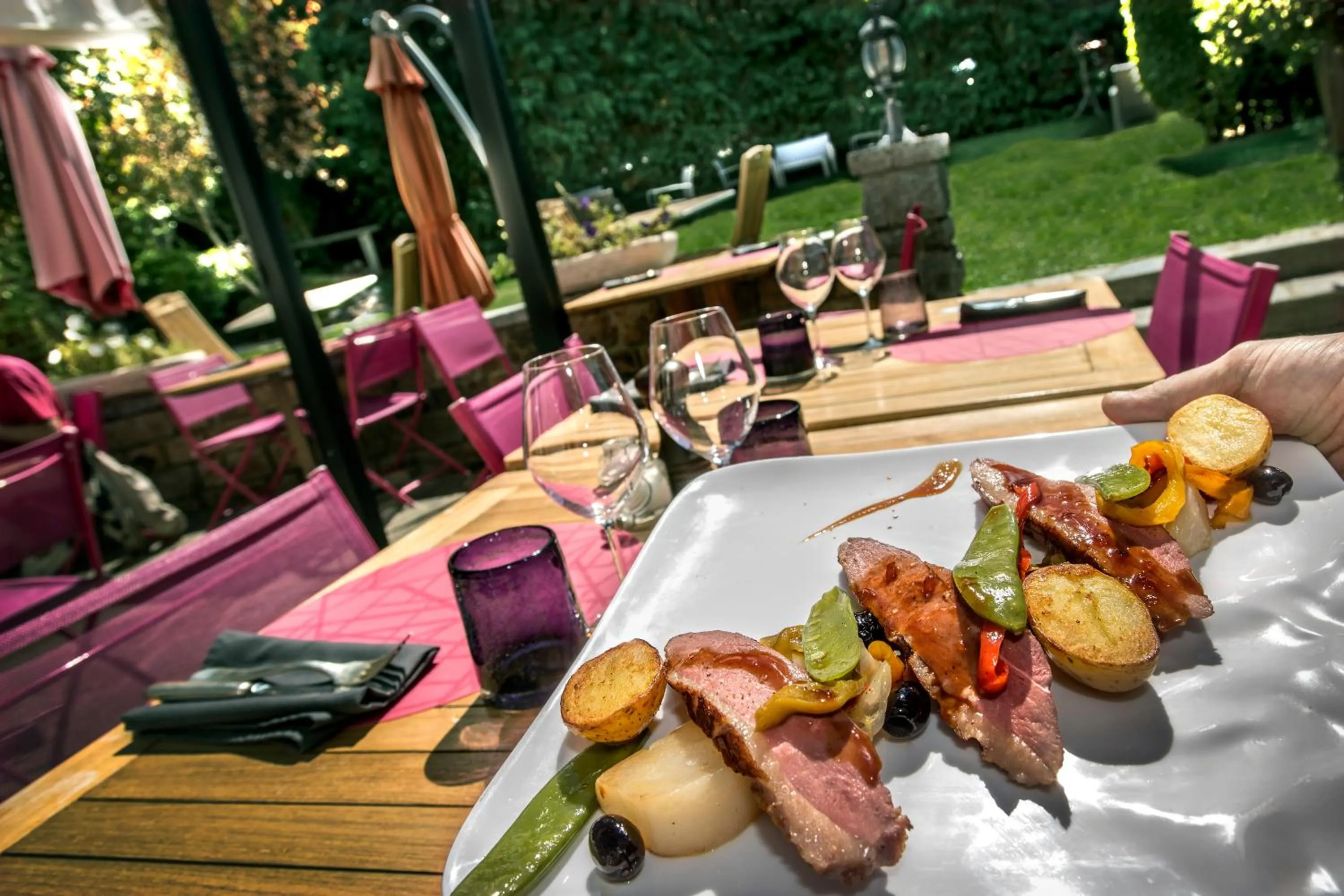 Restaurant/places to eat in Hotel Le Rocher Blanc