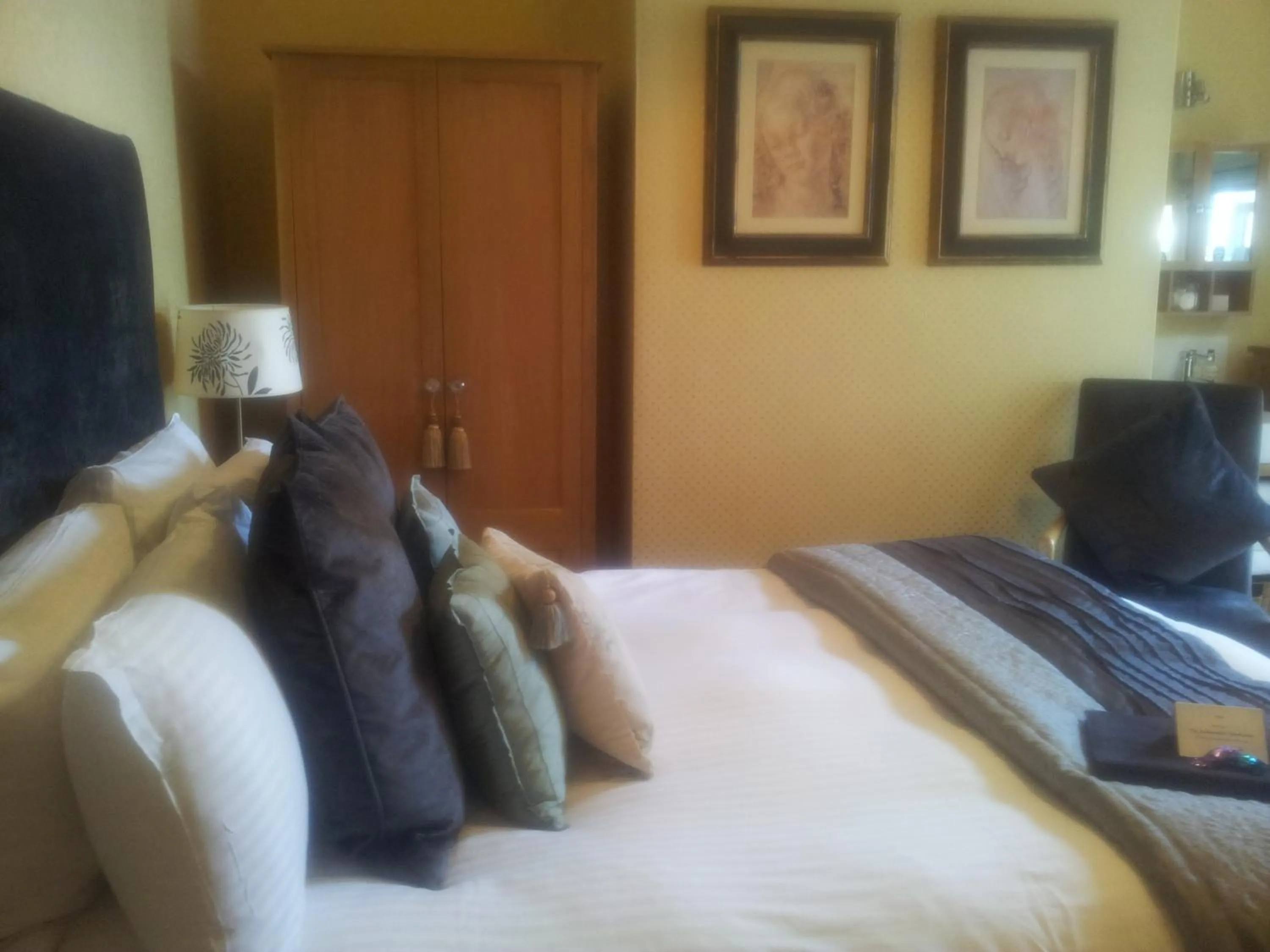 Bedroom, Bed in The Ambassador Townhouse