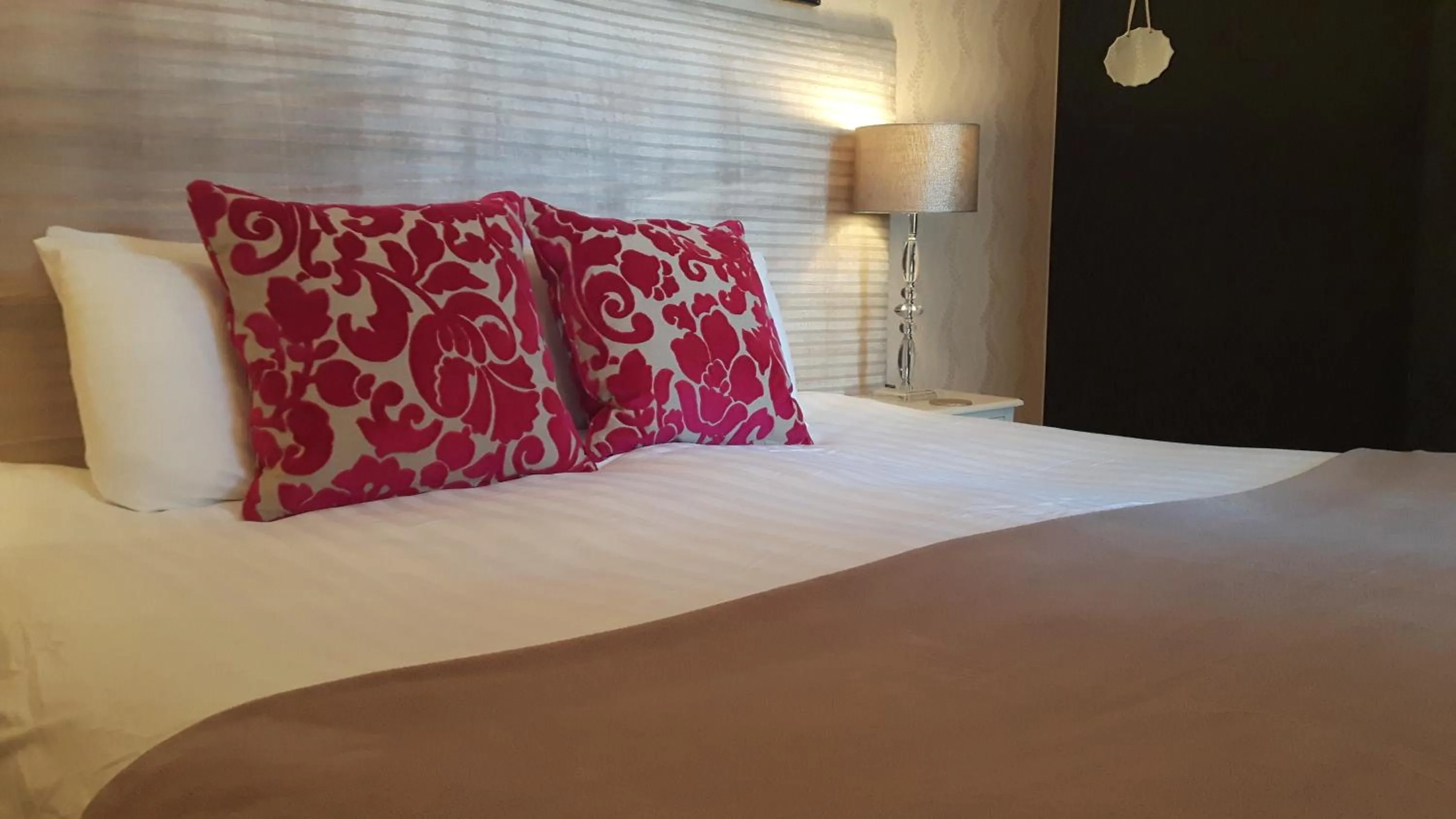 Bedroom, Bed in The Ambassador Townhouse