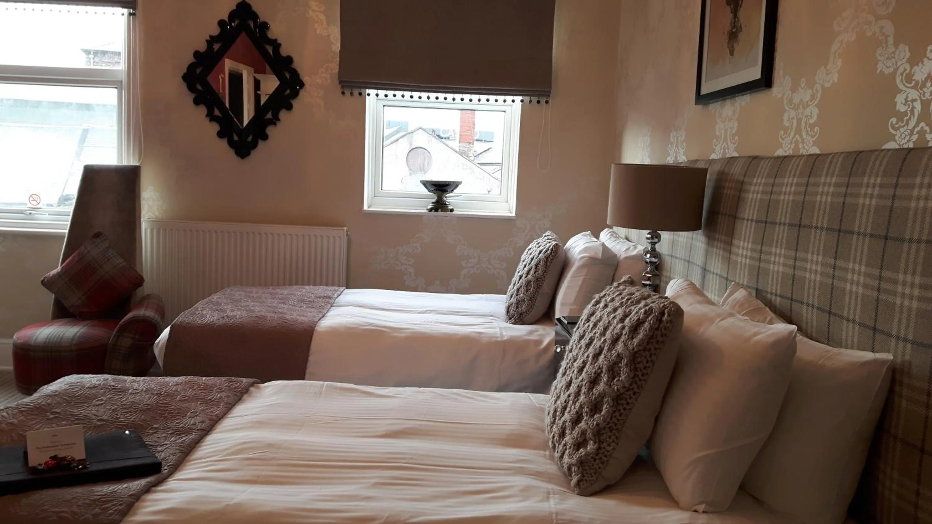 Bedroom, Bed in The Ambassador Townhouse