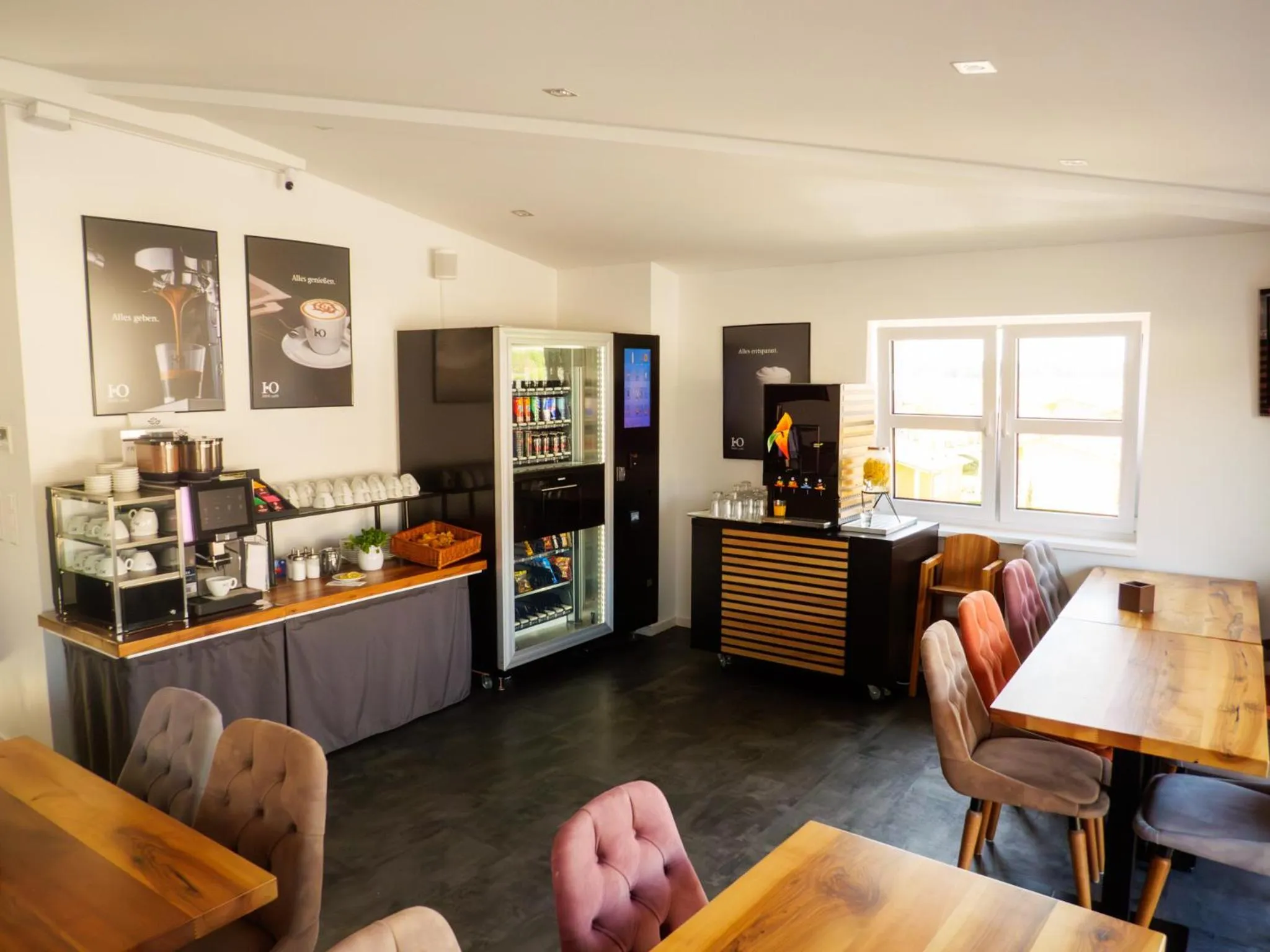 Breakfast in Hotel Sleep & Dream Nähe Europa Park und Rulantica