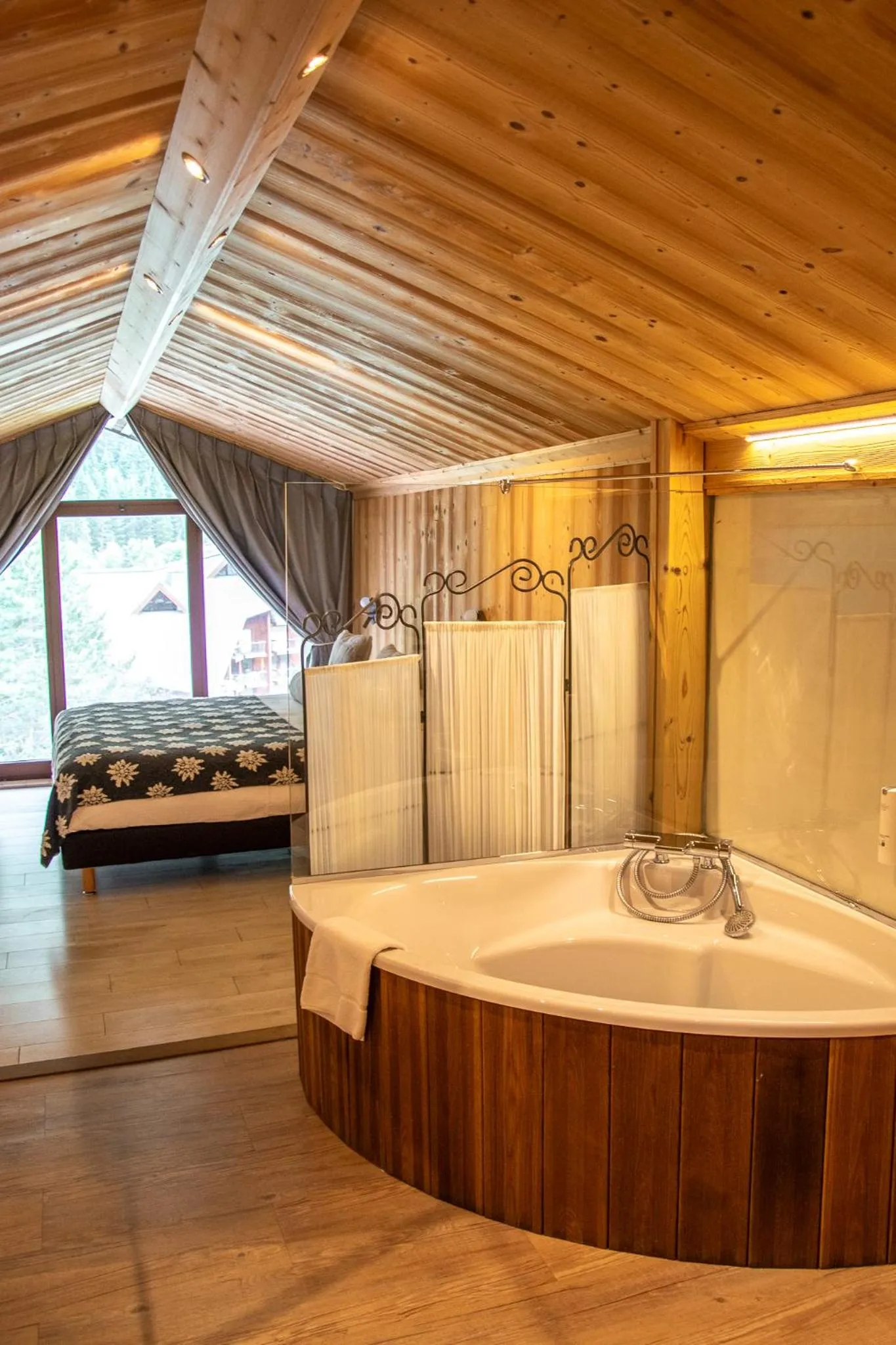Bathroom in Chalet-Hôtel La Chemenaz