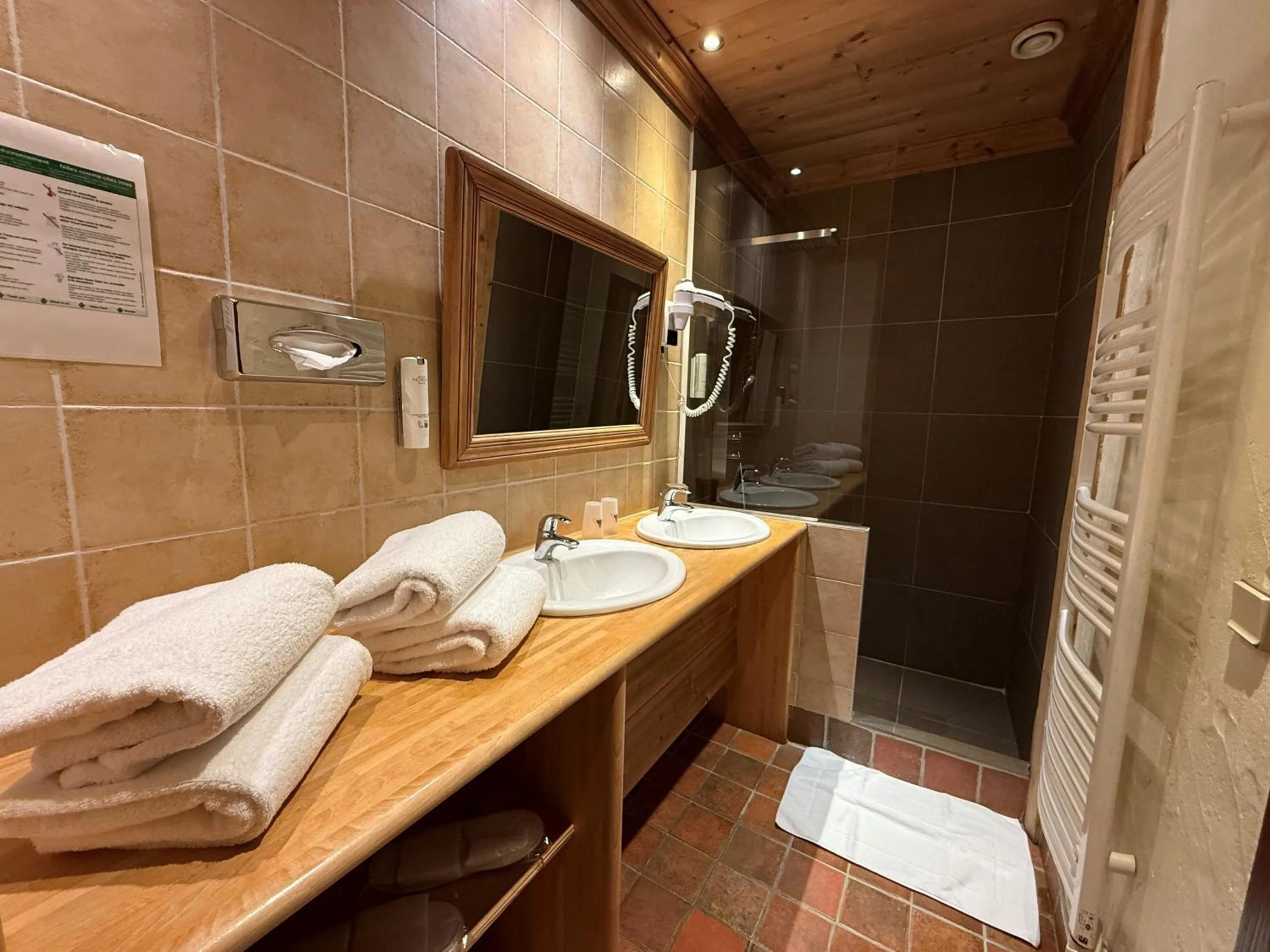Bathroom in Chalet-Hôtel La Chemenaz