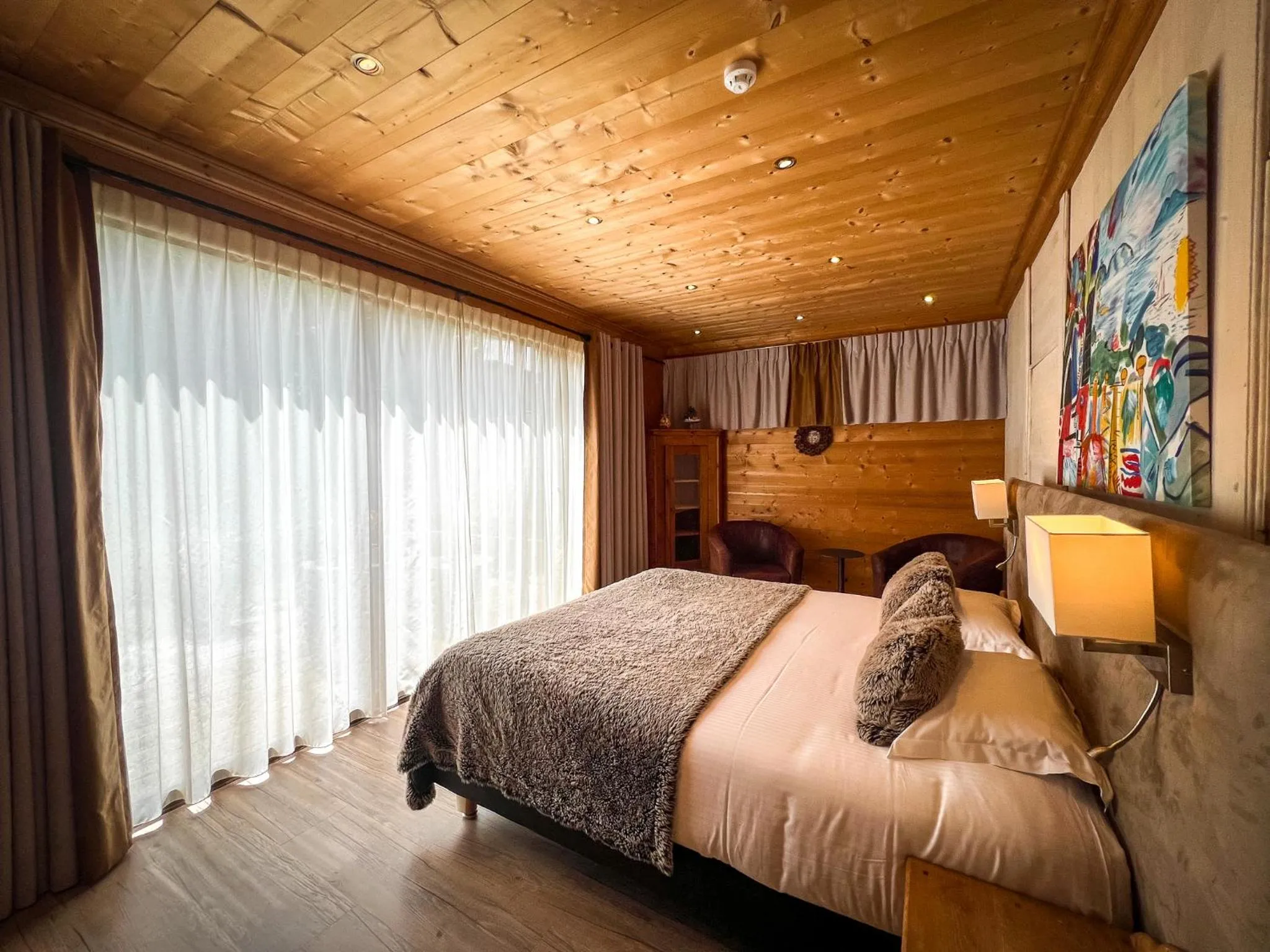 Night, Bed in Chalet-Hôtel La Chemenaz