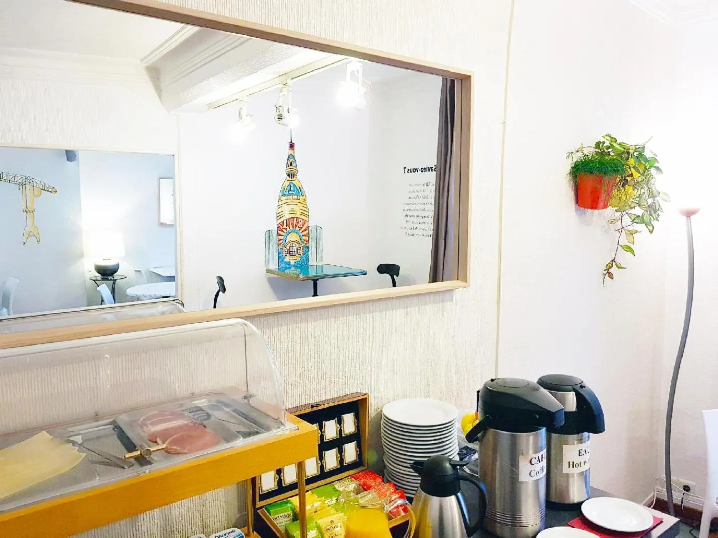 Buffet breakfast in Hôtel Saint-Patrick Cœur de NANTES