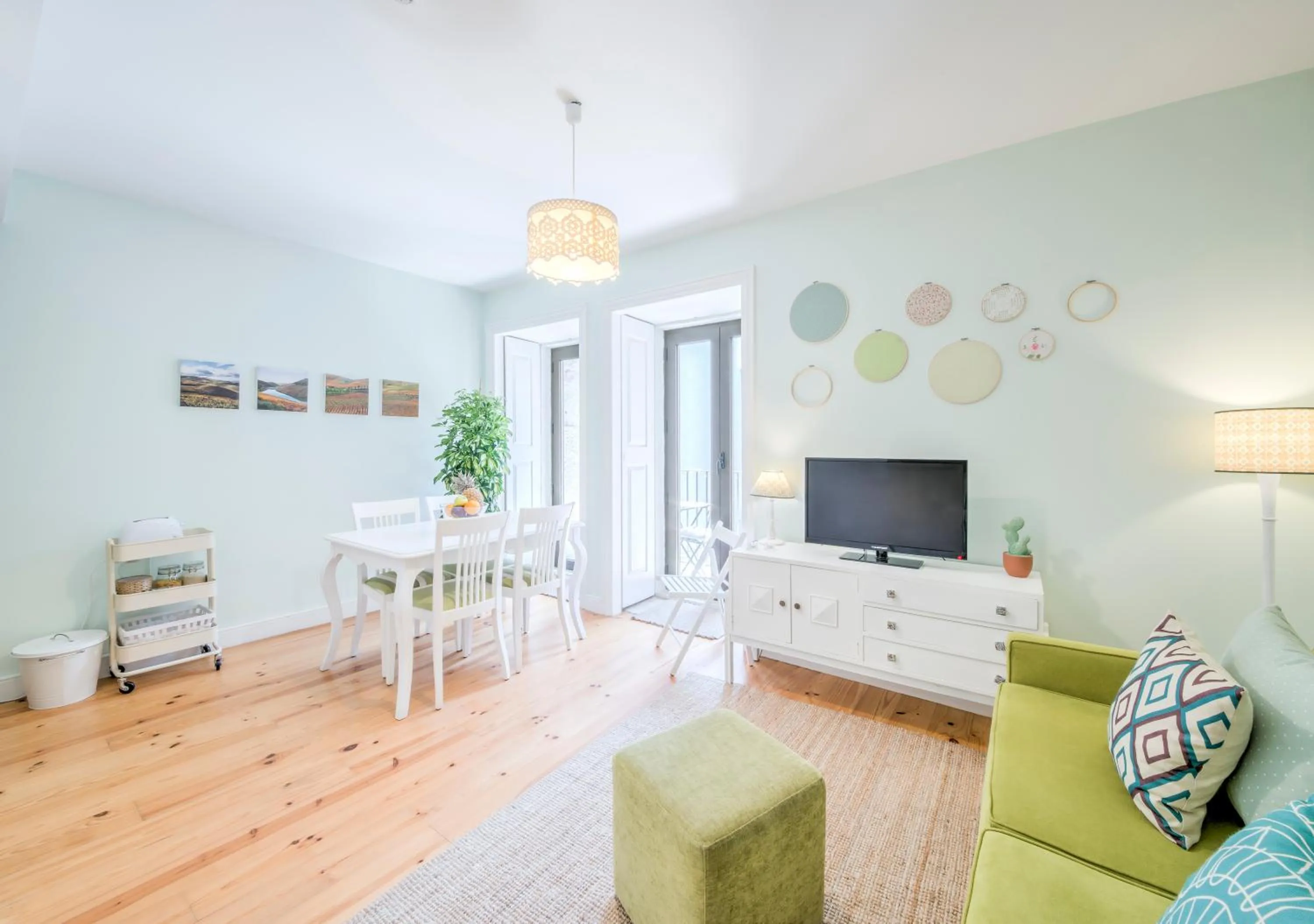 TV and multimedia in Look At Me - Serviced Lofts & Studios