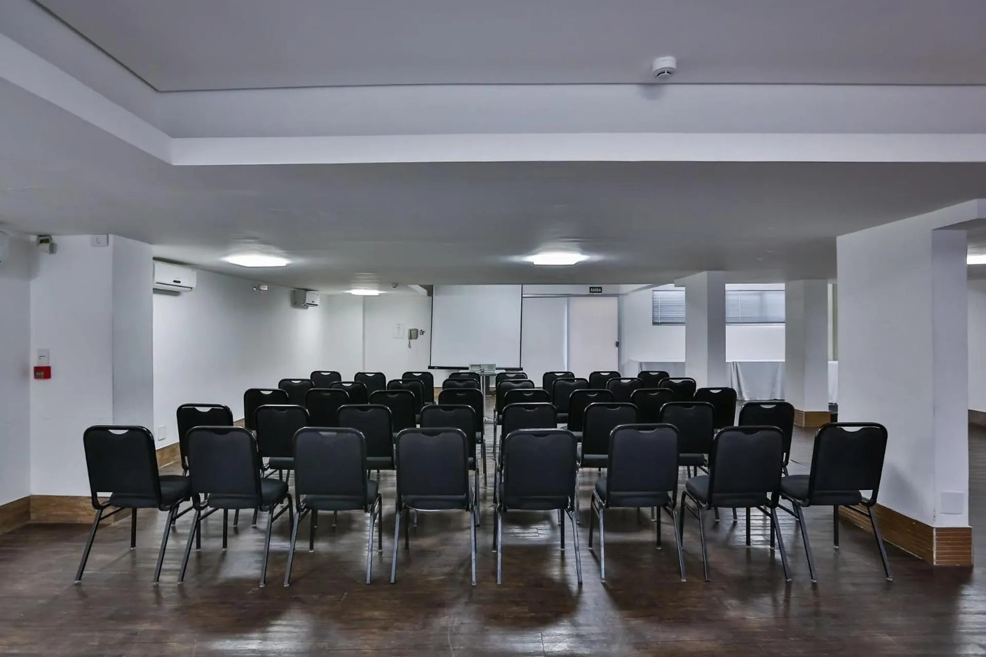 Meeting/conference room in San Diego Suites Pampulha Hotel - Oficial