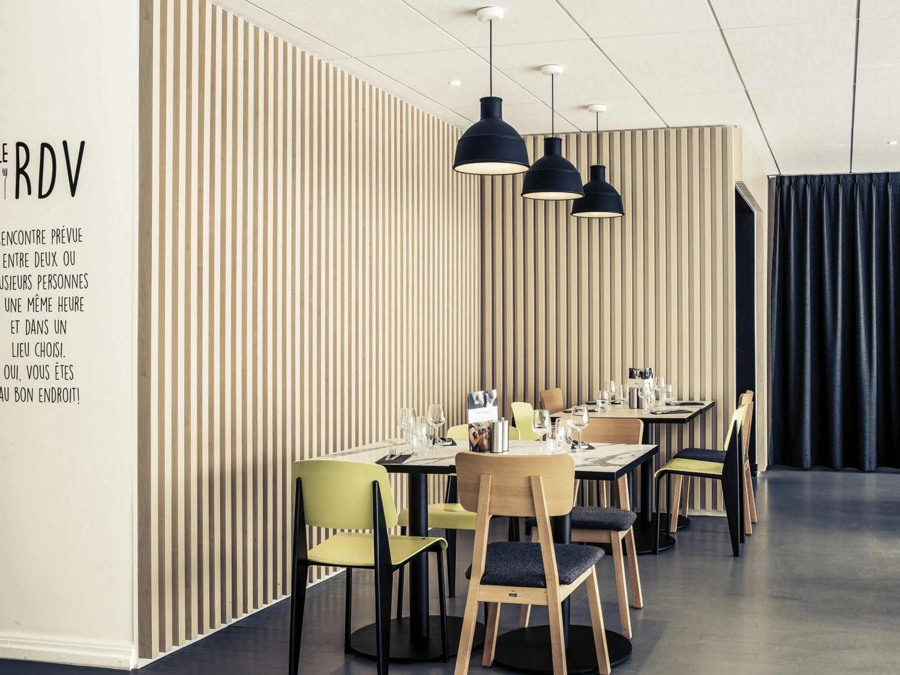 Restaurant/places to eat in Mercure Nancy Centre Gare