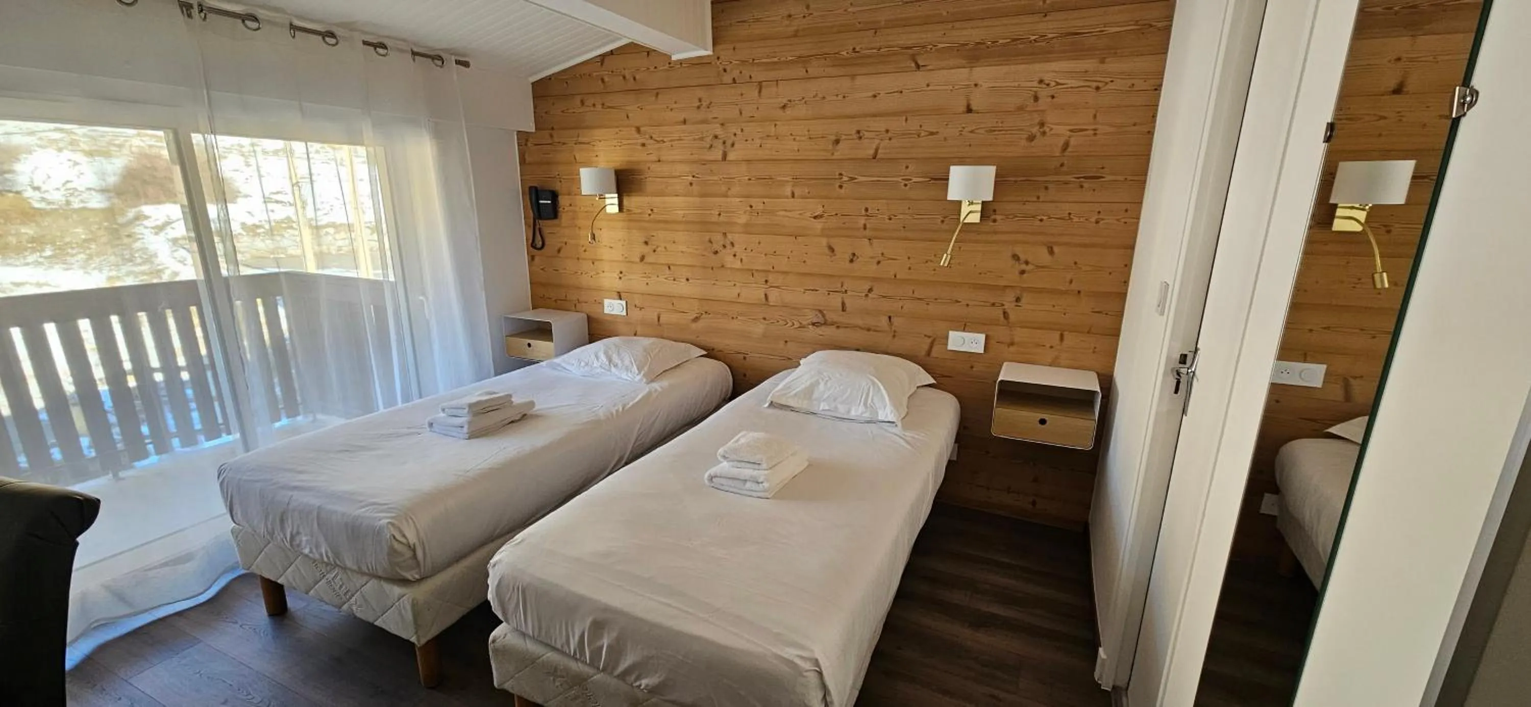 Bed in Hôtel Cristol