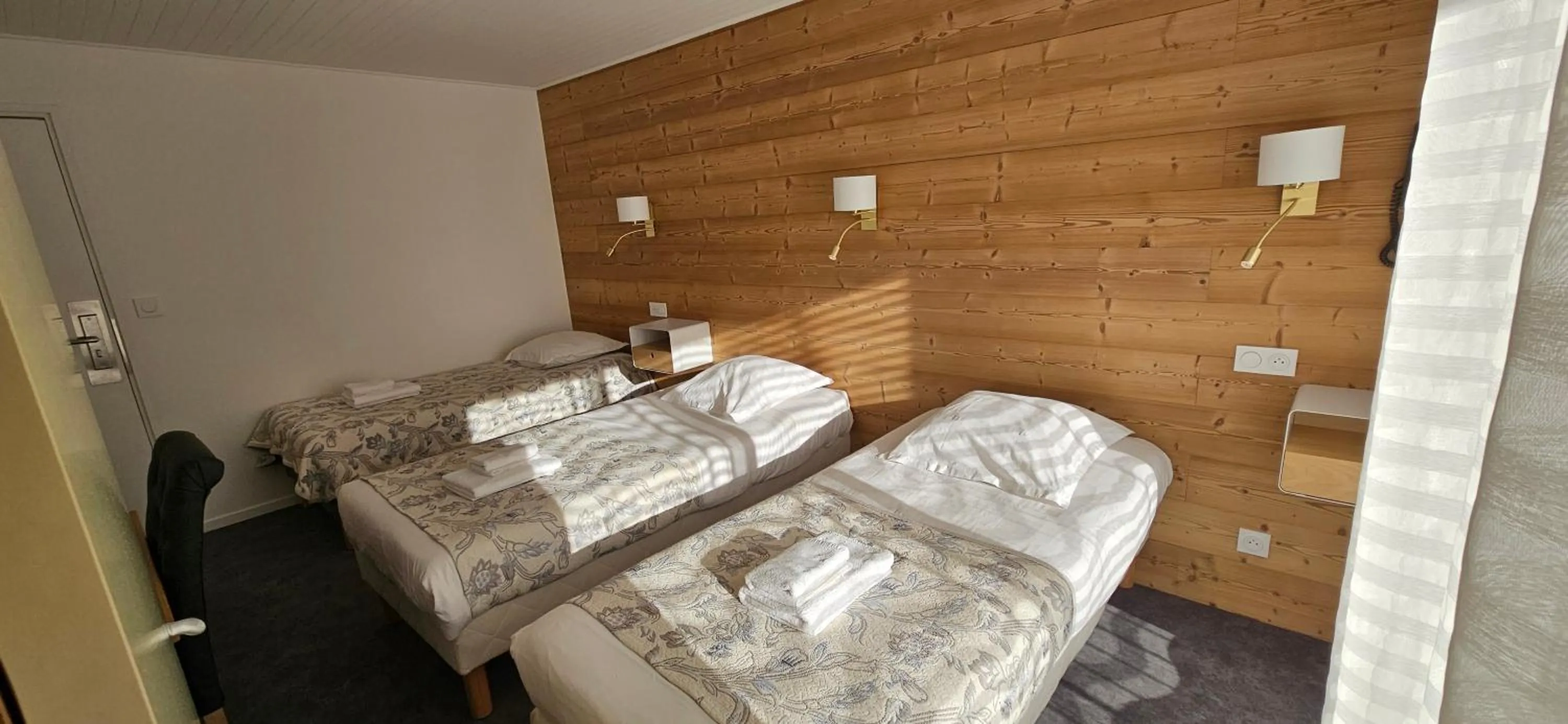 Bed in Hôtel Cristol