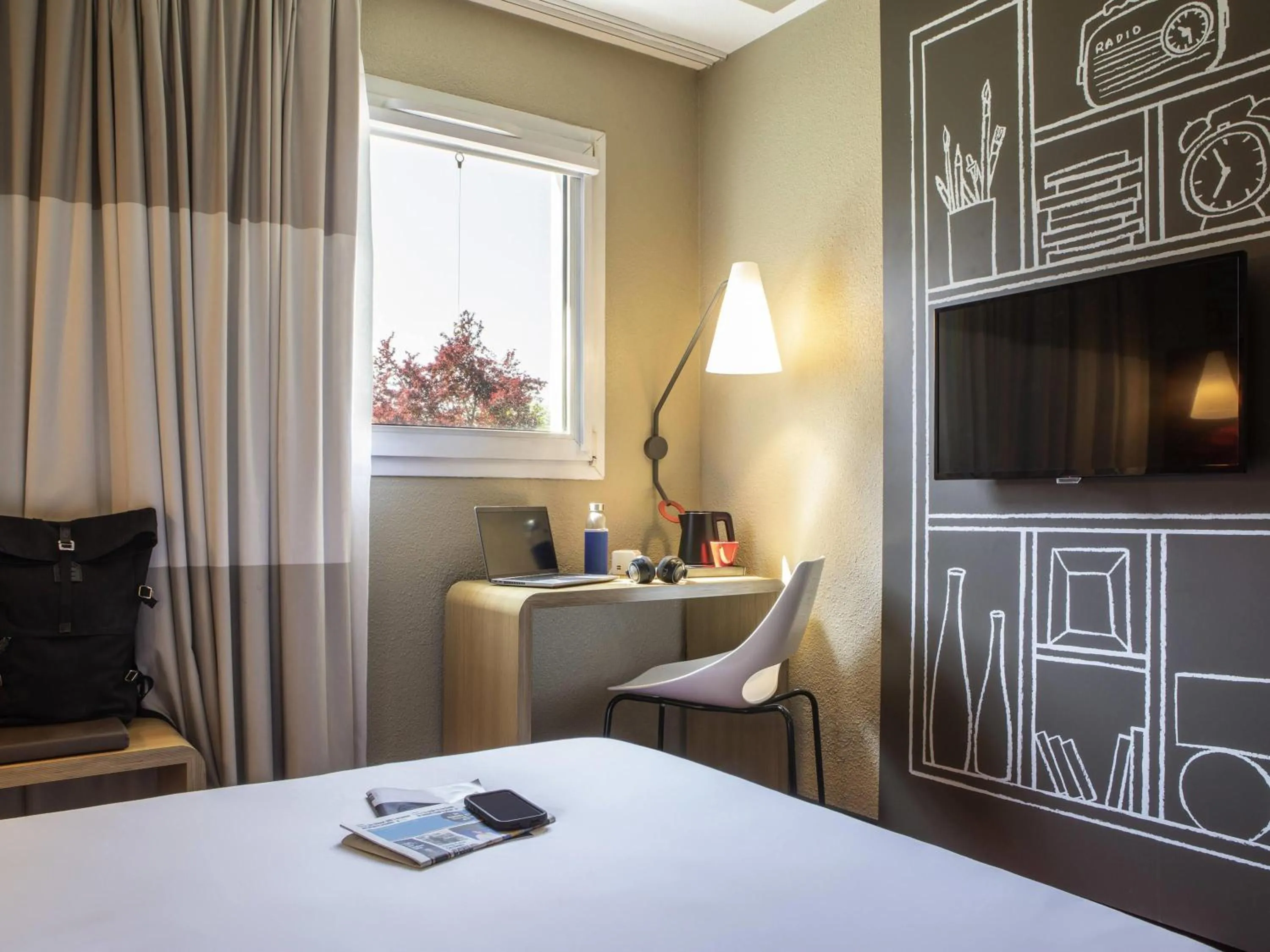 Bedroom, Bed in ibis Massy