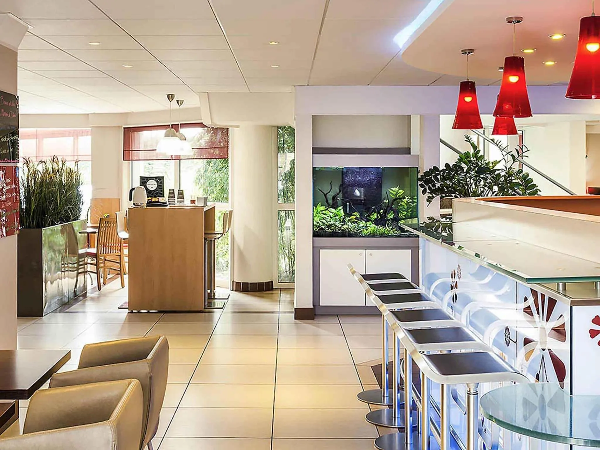 Lounge or bar in ibis Massy
