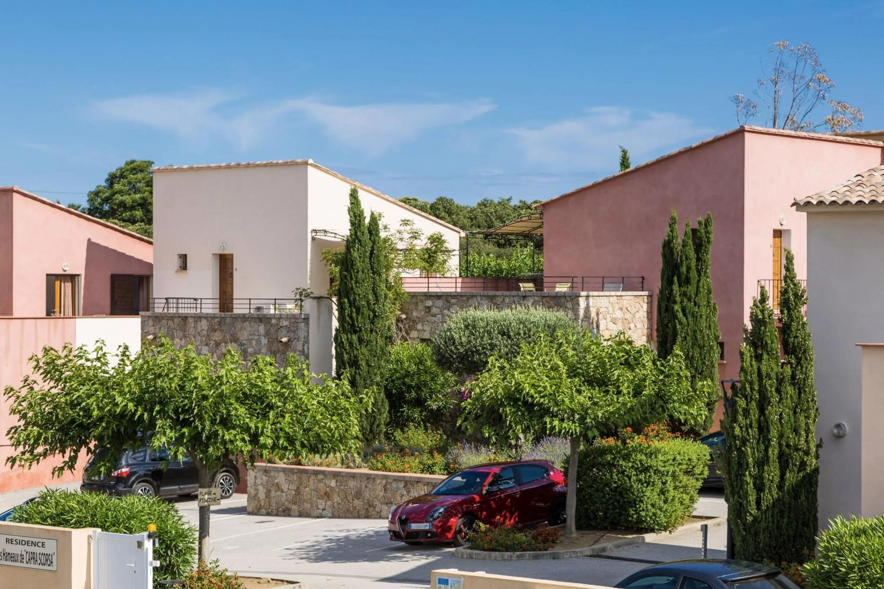 Property building in Résidence Odalys Les Hameaux de Capra Scorsa