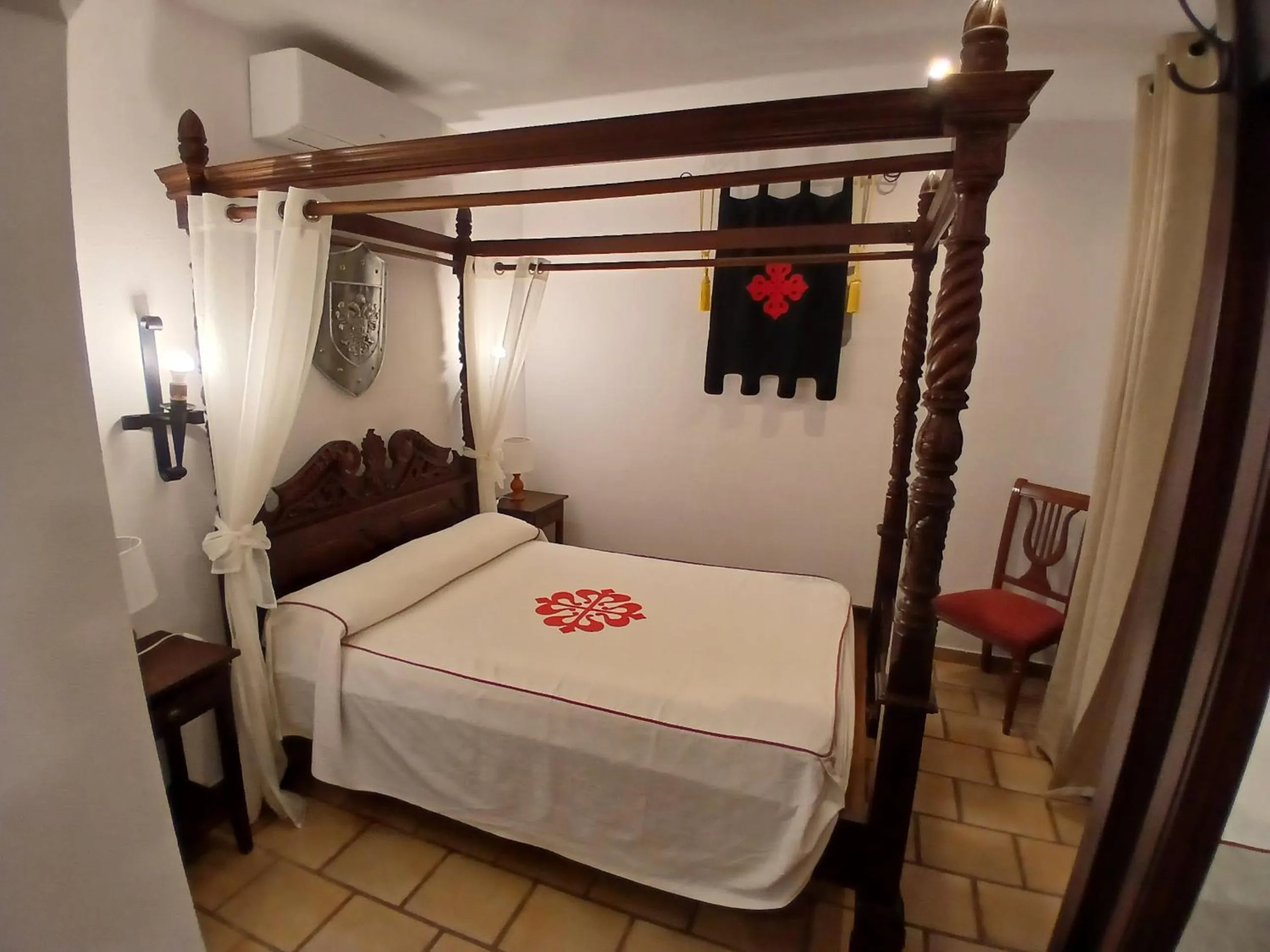 Bed in Hotel Rural Hospedería de los Calatravos