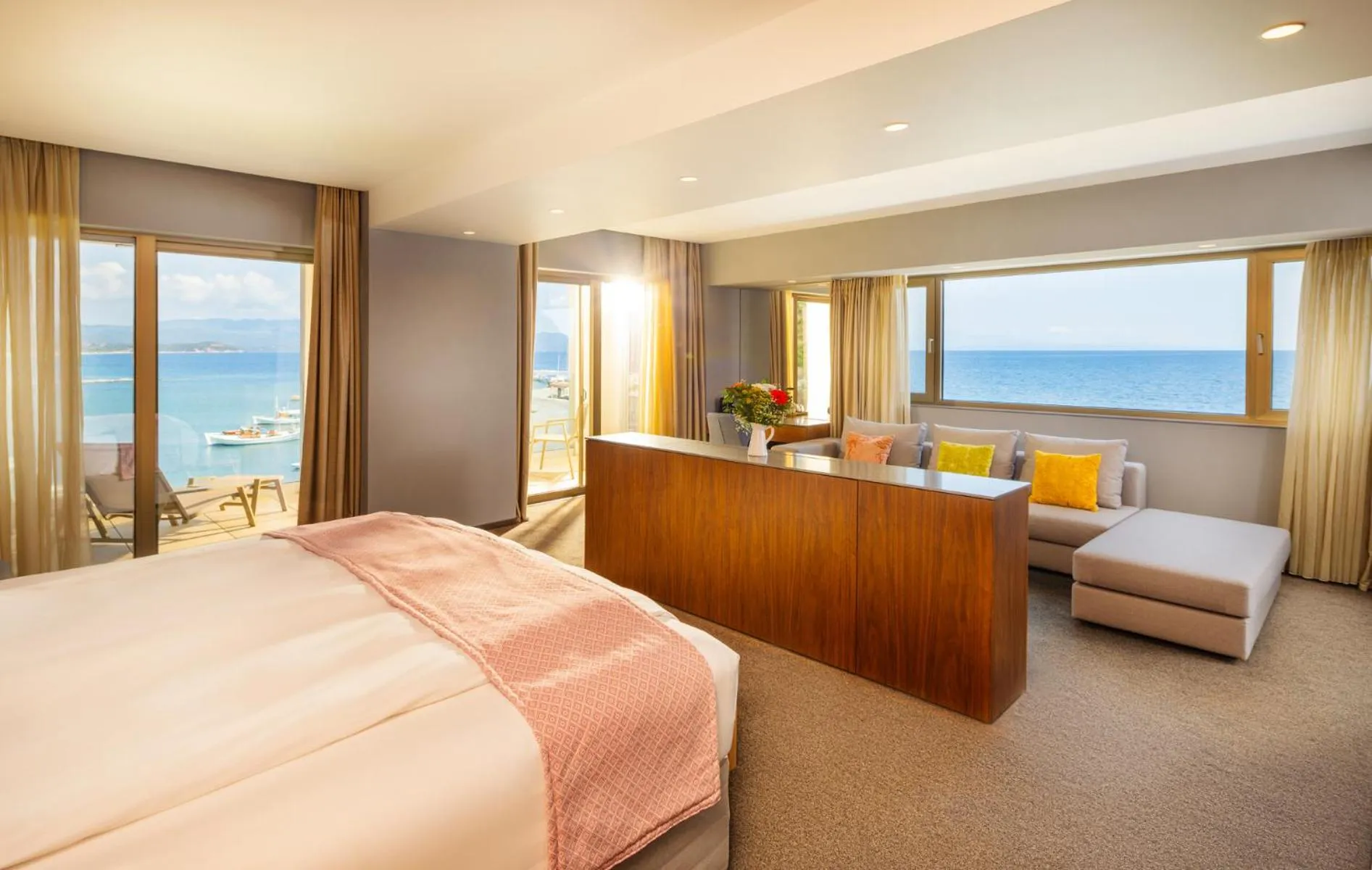 Bedroom, Bed in Mount Athos Resort