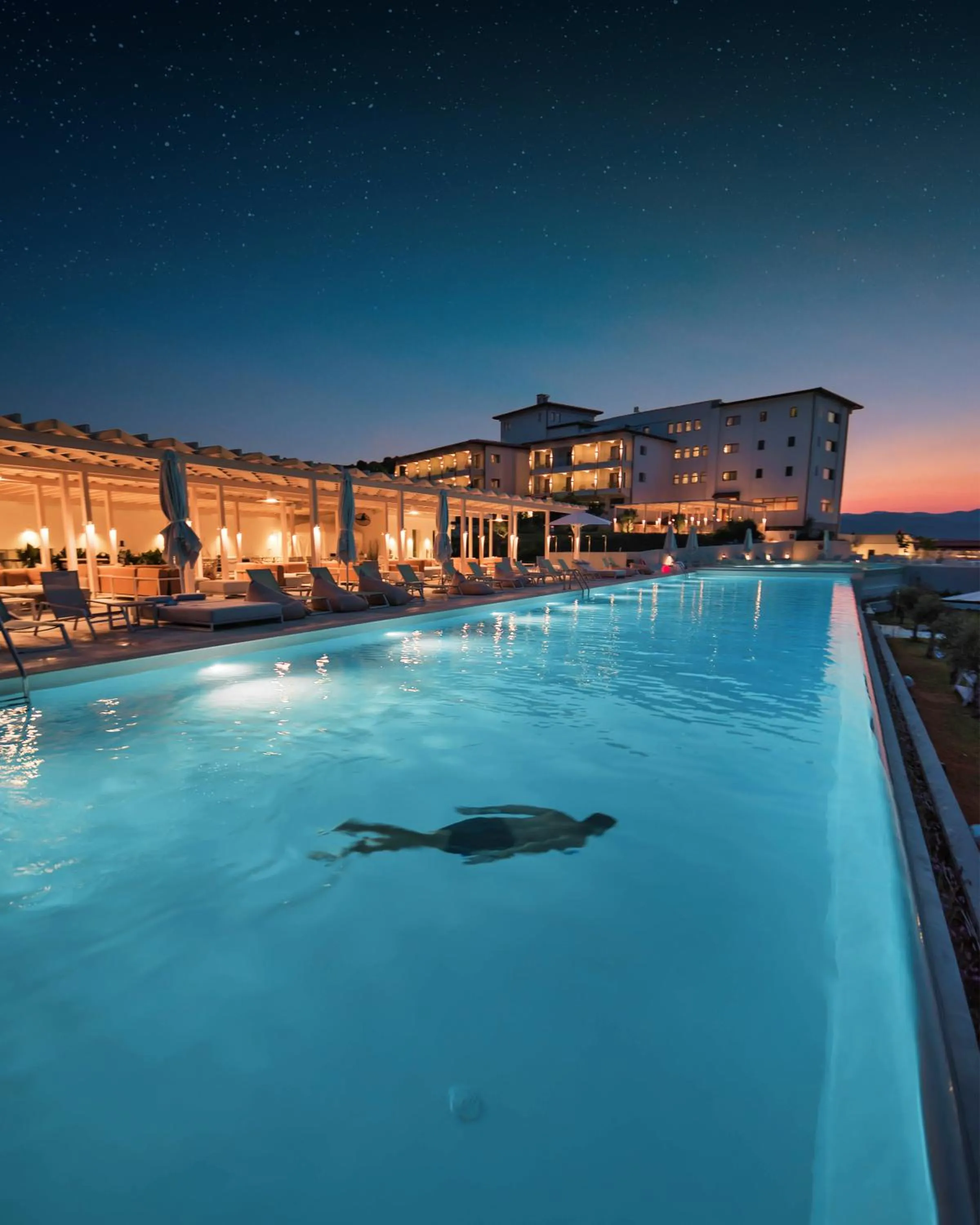 Swimming pool in Mount Athos Resort